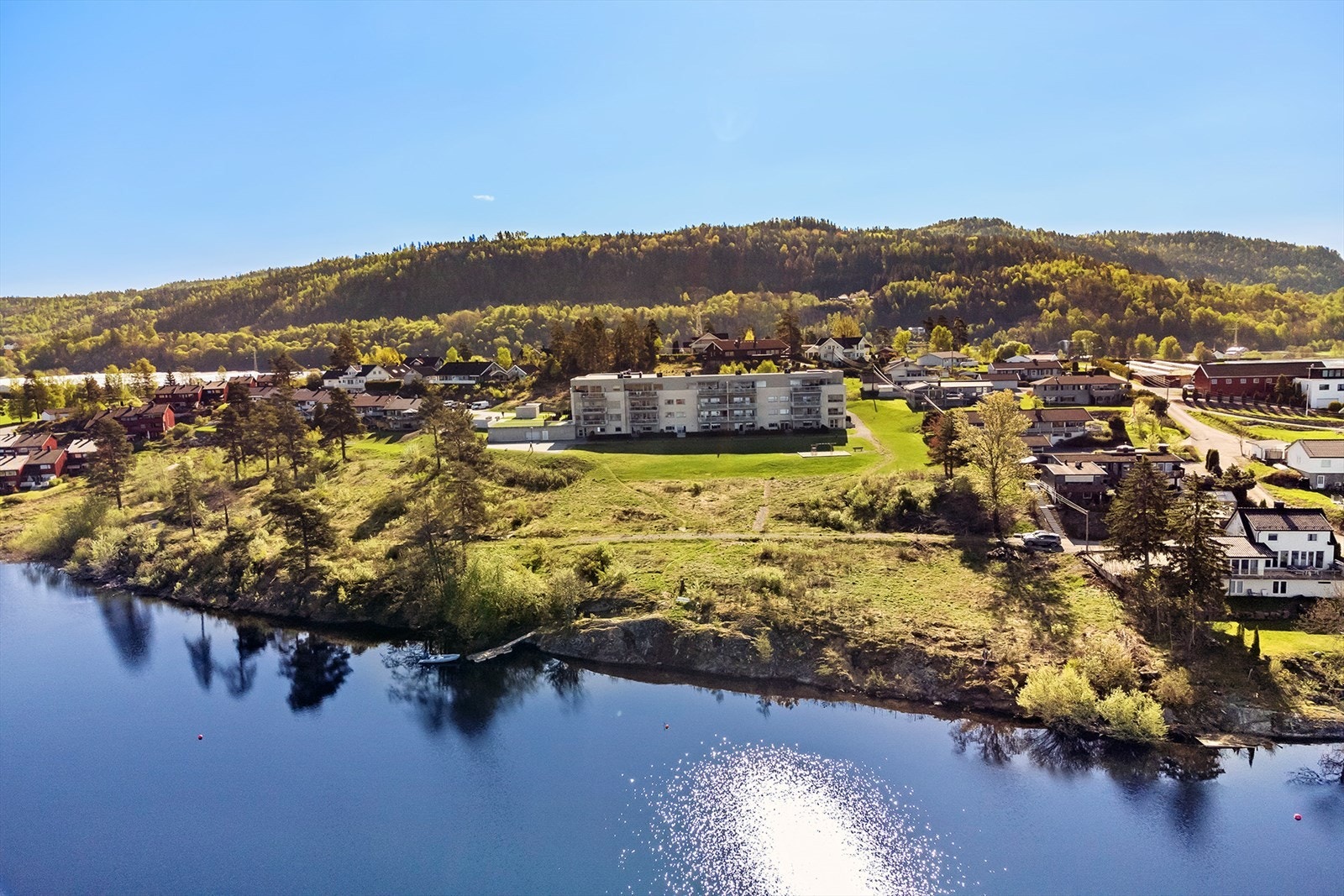 Velkommen til Fiskumlia 14B, fantastisk leilighet oppgradert leilighet med billige boutgifter Galleribilde