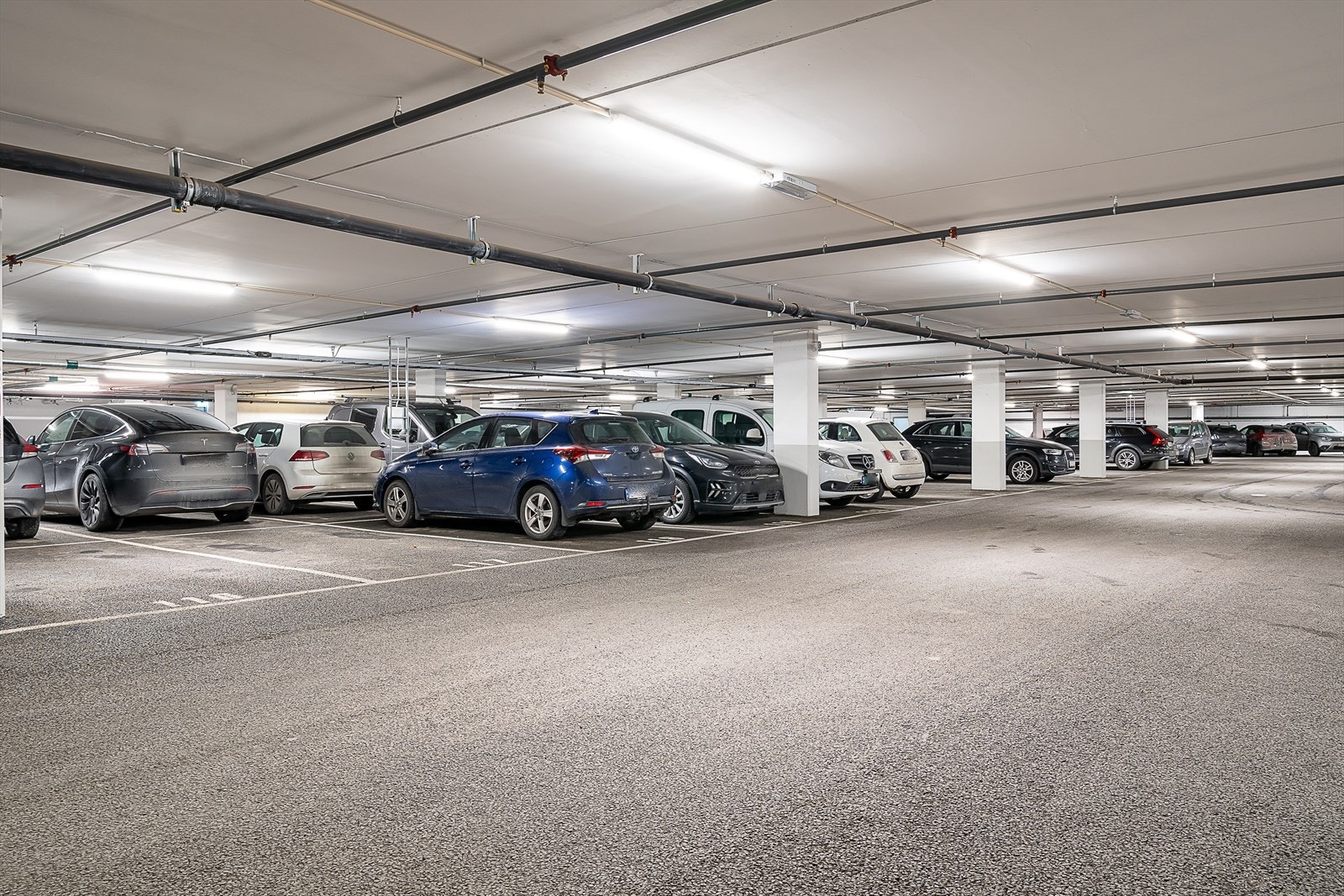 Garasjeplass nr. 117 følger boligen. Galleribilde