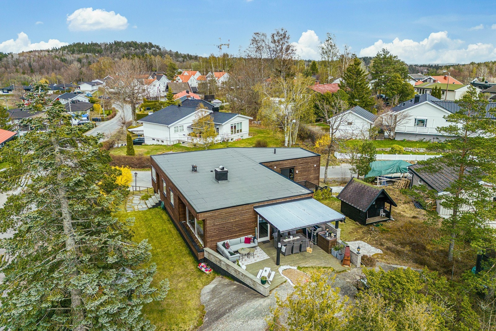 Enebolig nord for byen med nærhet til Breidablikk og Mosserød. Galleribilde