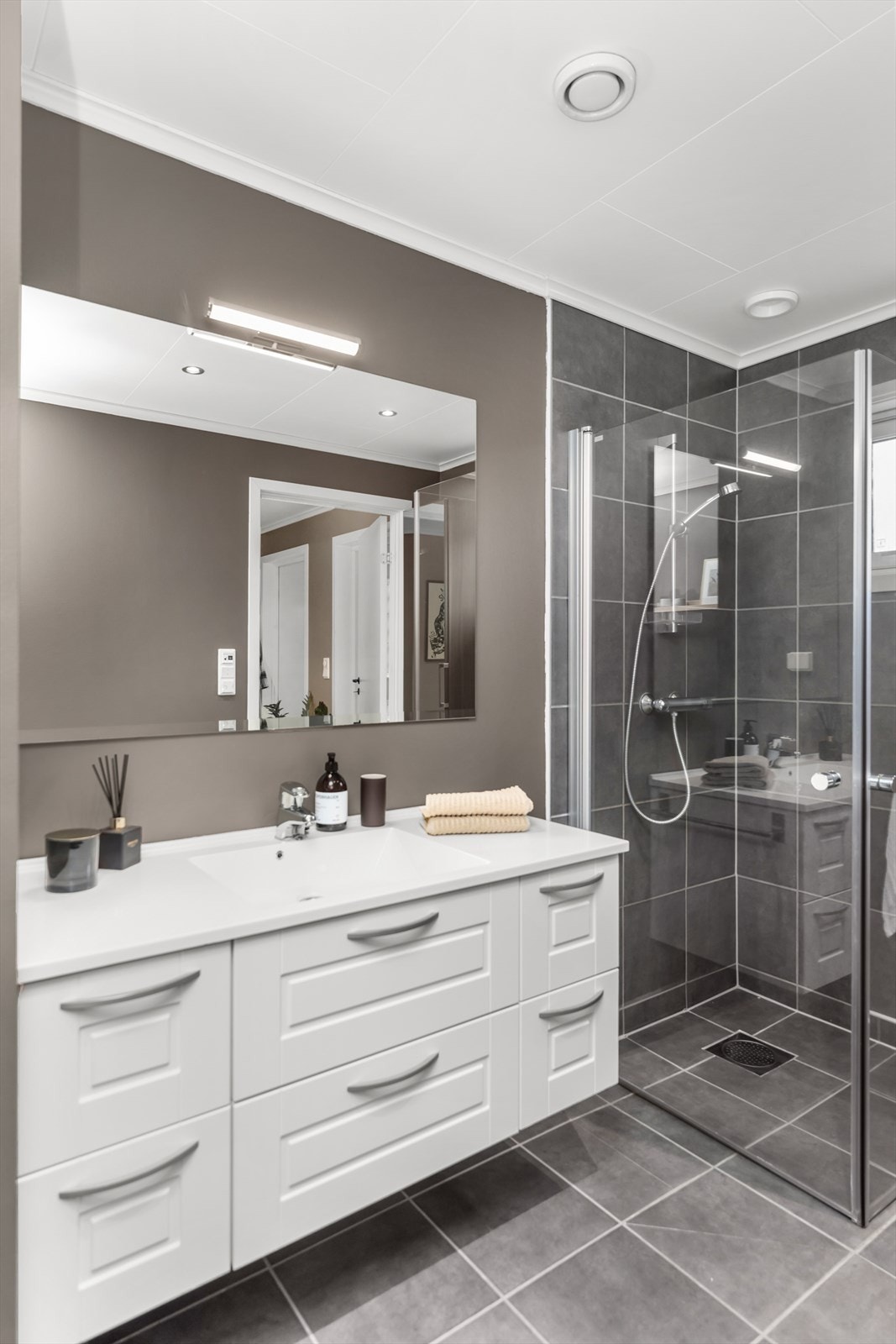 4892486_1-iqjasb1.jpg Galleribilde