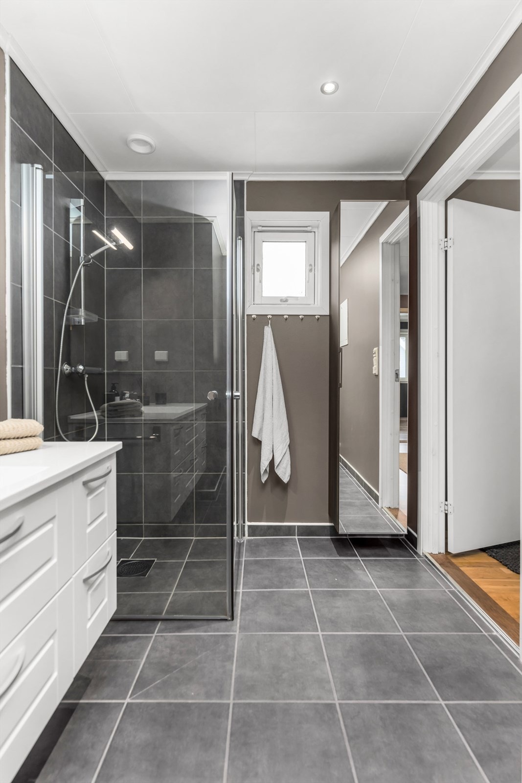 4892488_1-xbbbsb1.jpg Galleribilde