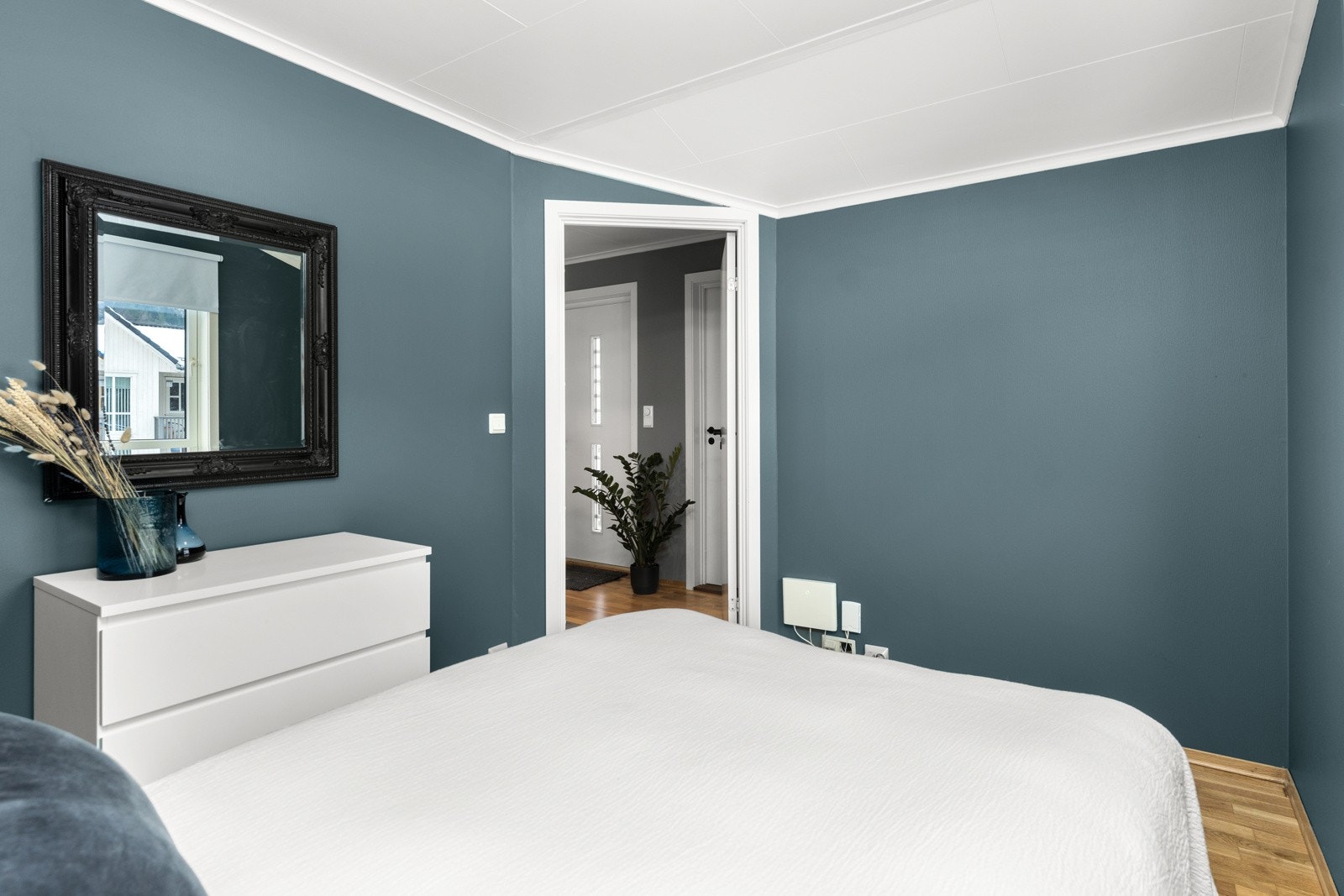 4892479_1-vloyob1.jpg Galleribilde