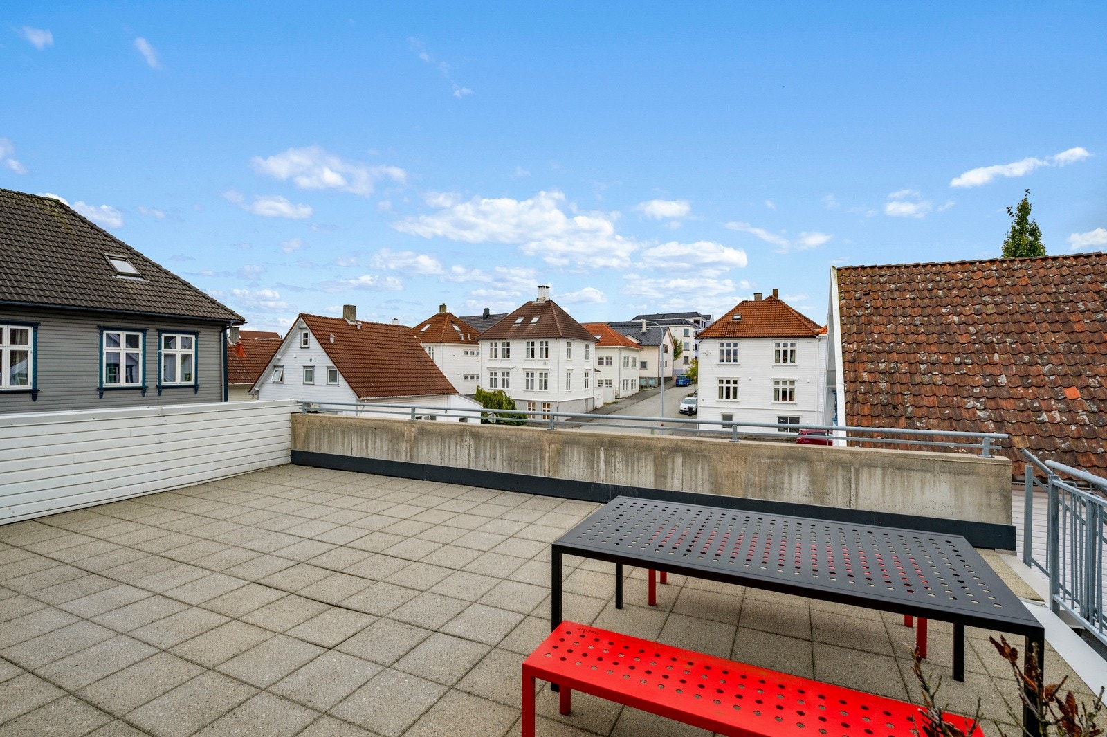 Felles, solrik takterrasse! Galleribilde