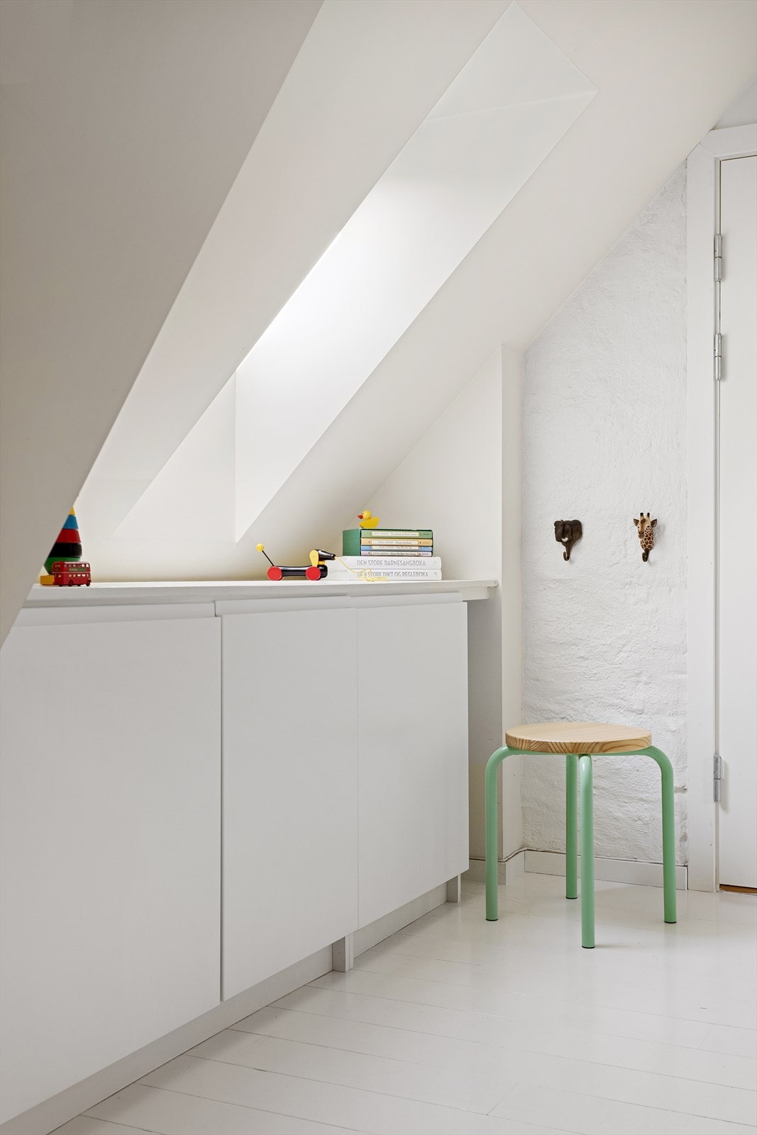 Veluxvinduene på soverommene er med integrert solskjerming Galleribilde