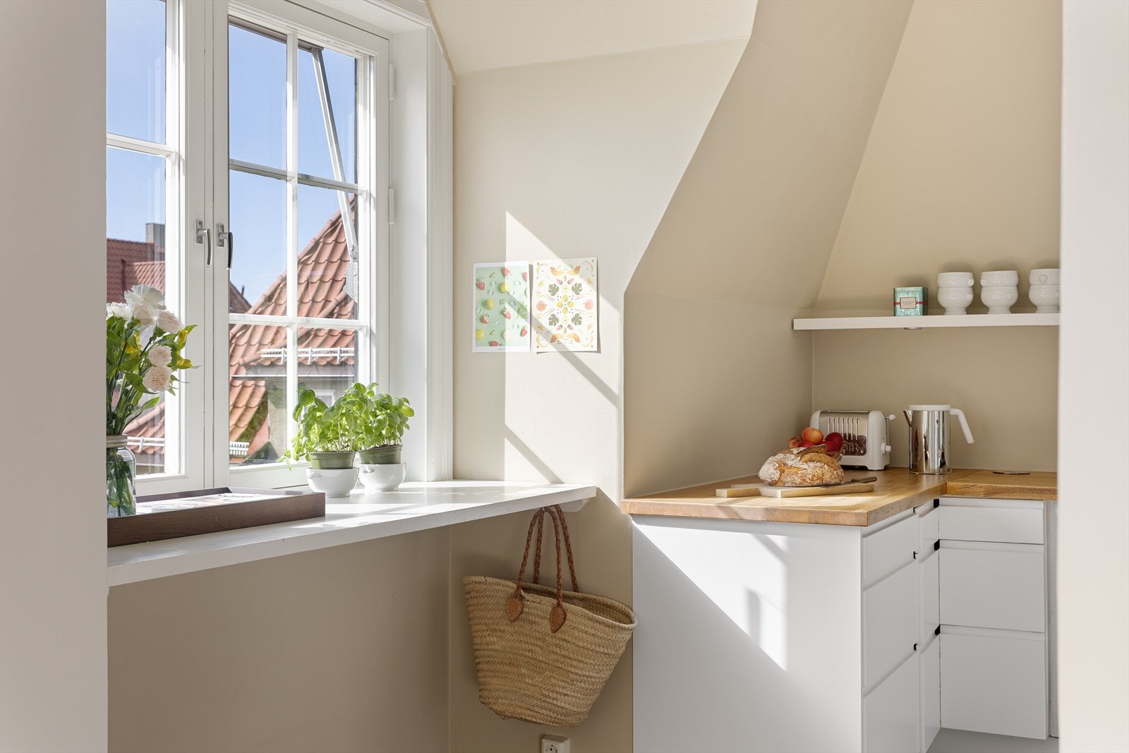 Nærmeste matbutikk er Kiwi trikkesløyfa mens lørdagshandelen gjøres på Coop Mega på Ullevål stadion Galleribilde