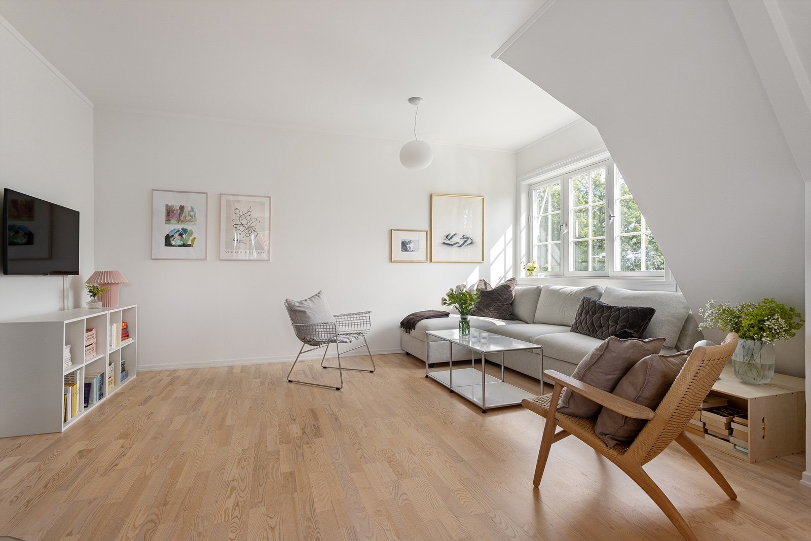 Felleskostnader på kr 3 792,-. Dette inkluderer bla. tv/internett Galleribilde