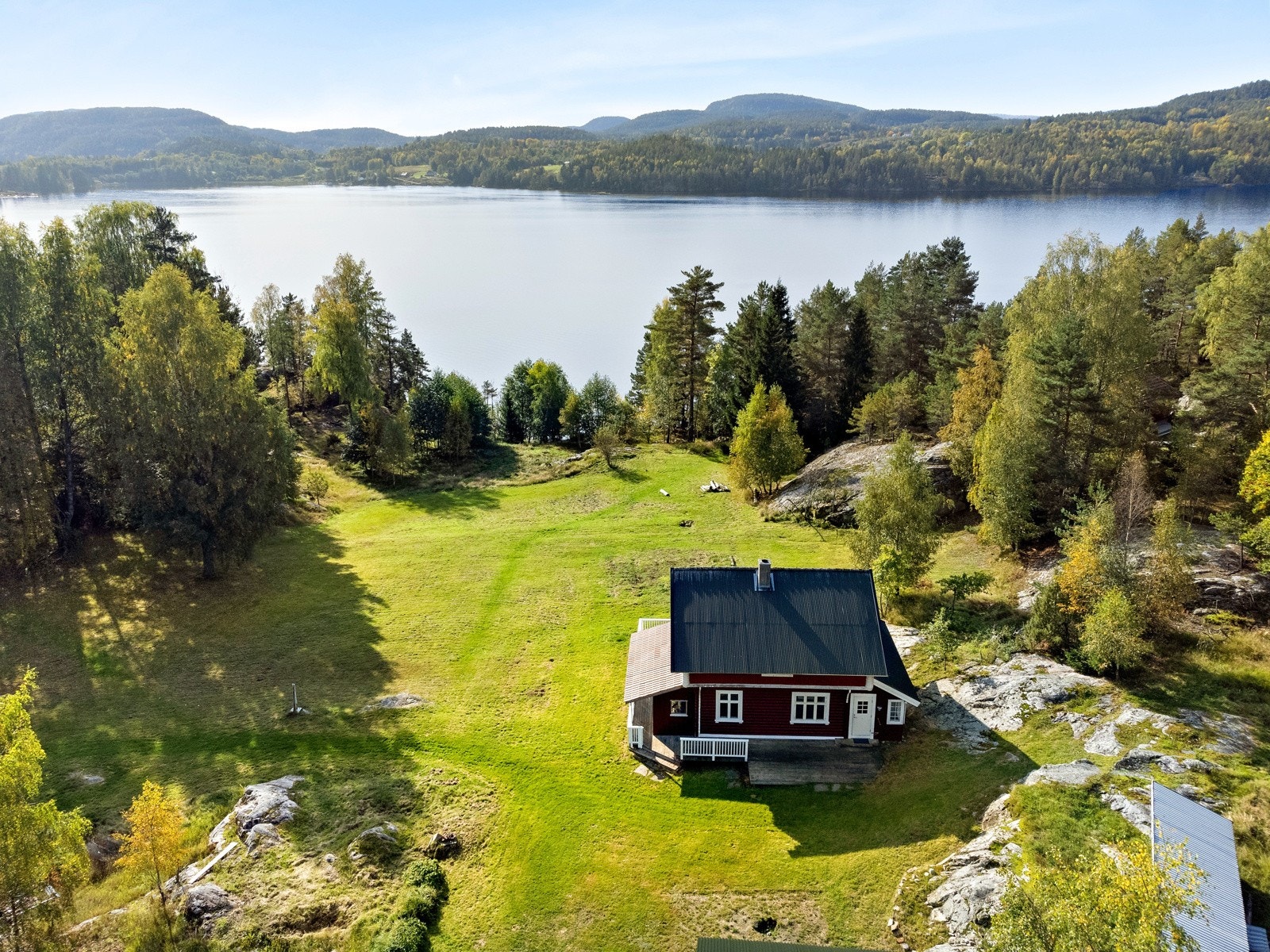 Fantastisk flott beliggende i innsjøen Norsjø, Nome kommune, nær grensen til Skien kommune. Galleribilde