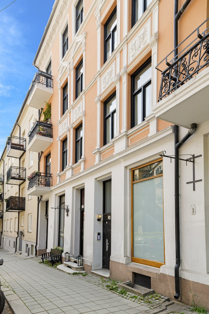 Leiligheten ligger i en rolig miljøgate i et veletablert og meget attraktivt boligområde på Adamstuen. Galleribilde