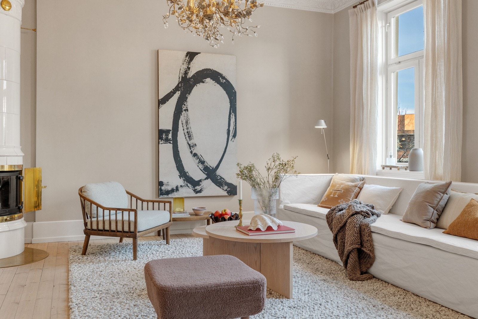 Leiligheten ble oppusset i 2011 med blant annet nye overflater og nytt spesialdesignet kjøkken. Galleribilde