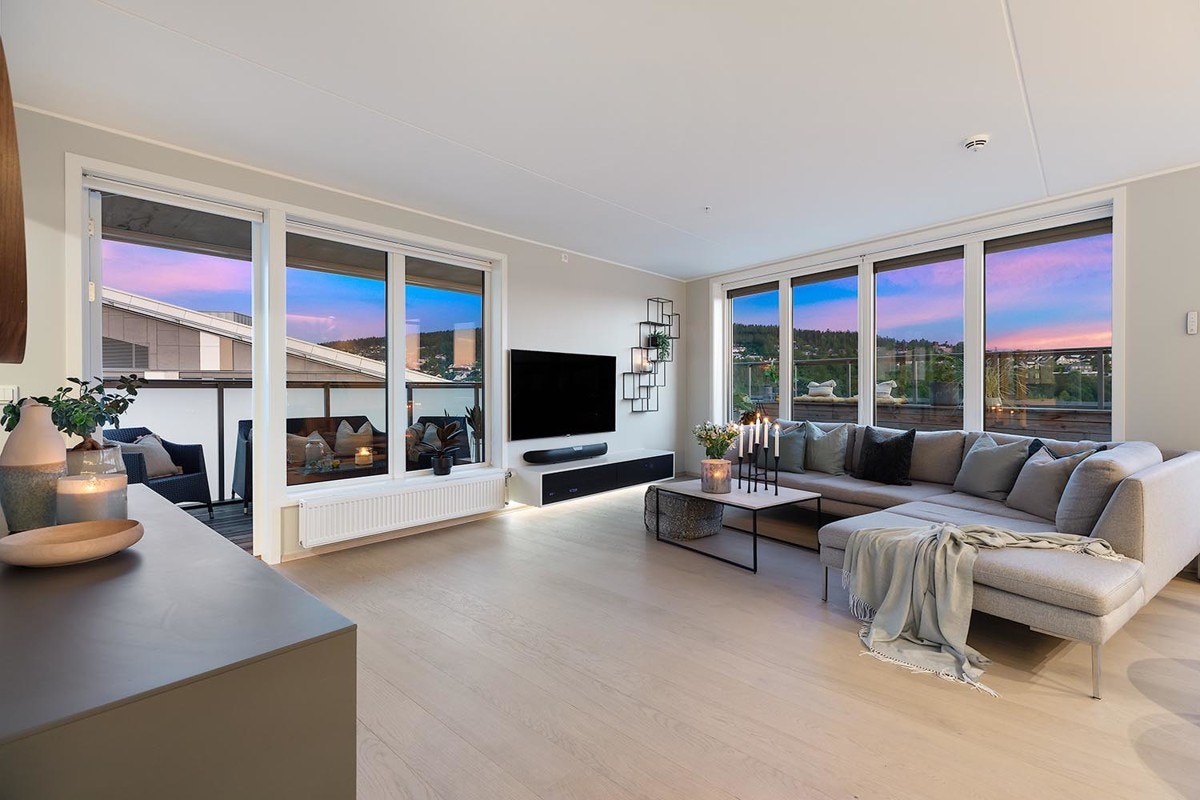 Når mørket senker seg kommer beliggenheten i 8. etasje virkelig til sin rett. Galleribilde