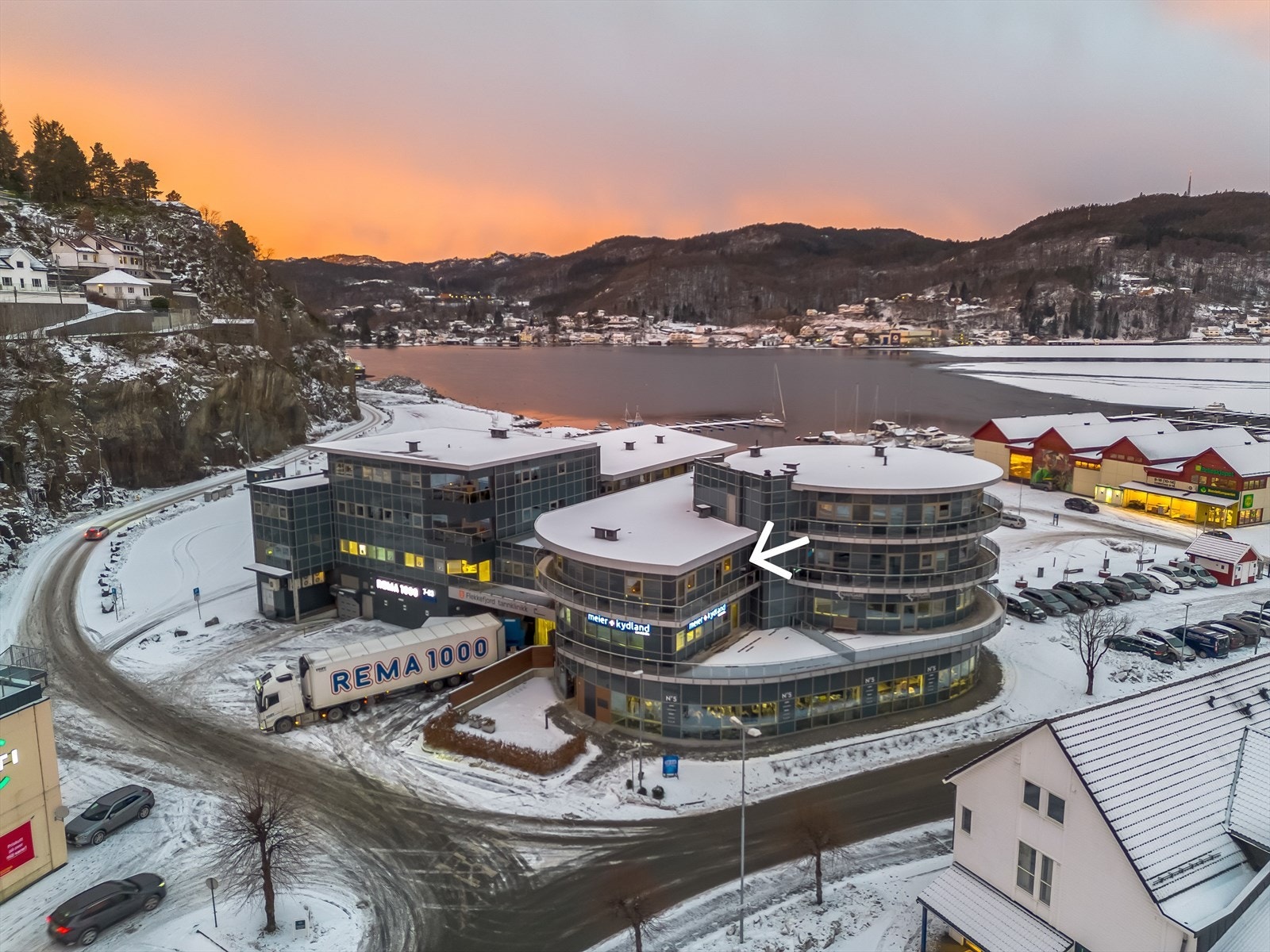 Her bor du med kort avstand til bykjernen, brygge og sjø - samt alt det sentrum har å by på! Galleribilde