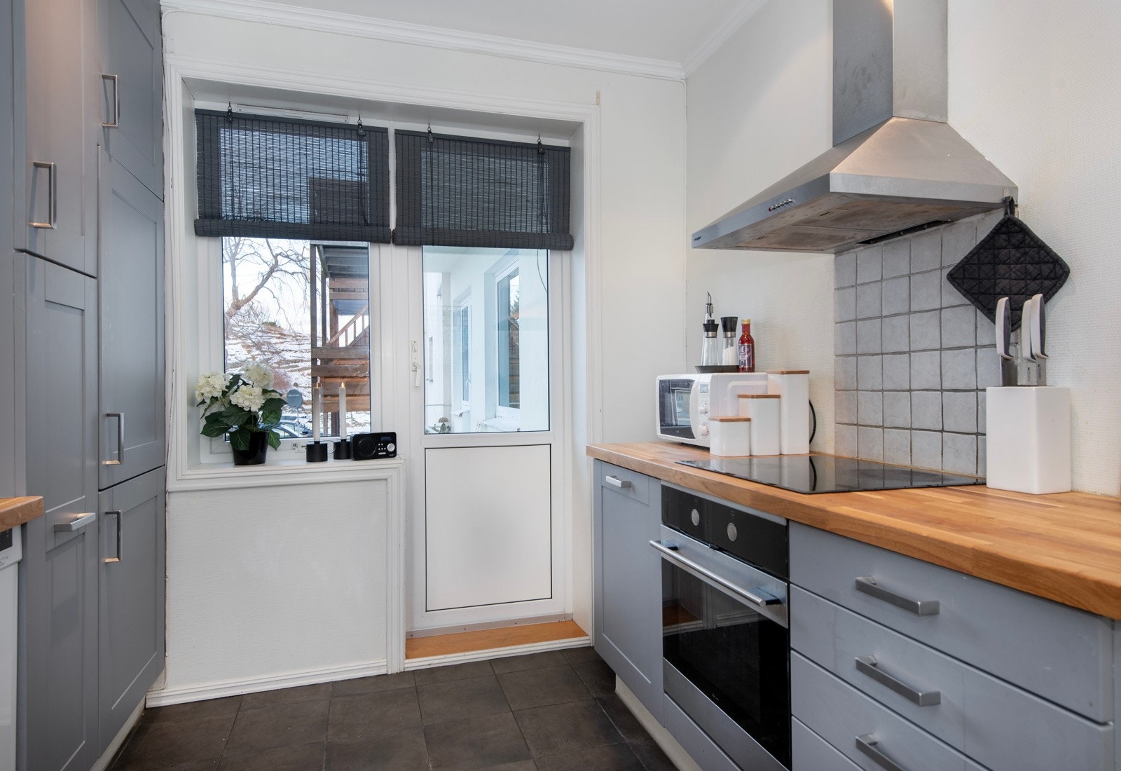 Utgang ut fra kjøkkenet. Galleribilde