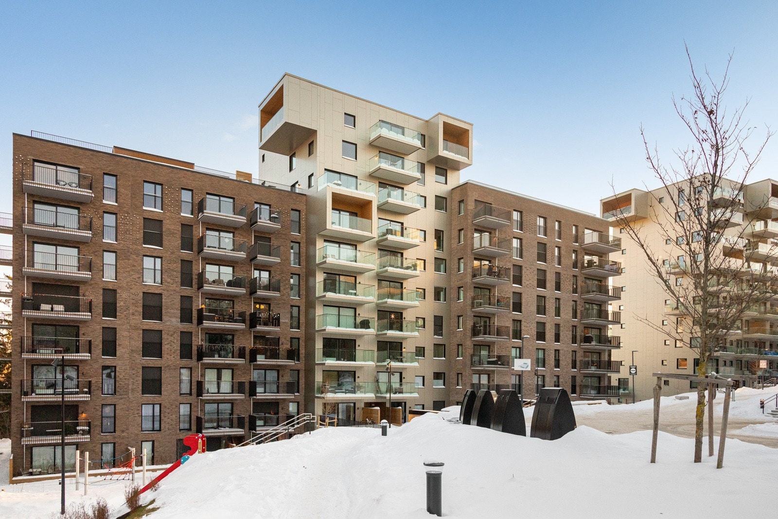 Borettslaget har flotte og parkmessig opparbeidede fellesarealer. Galleribilde