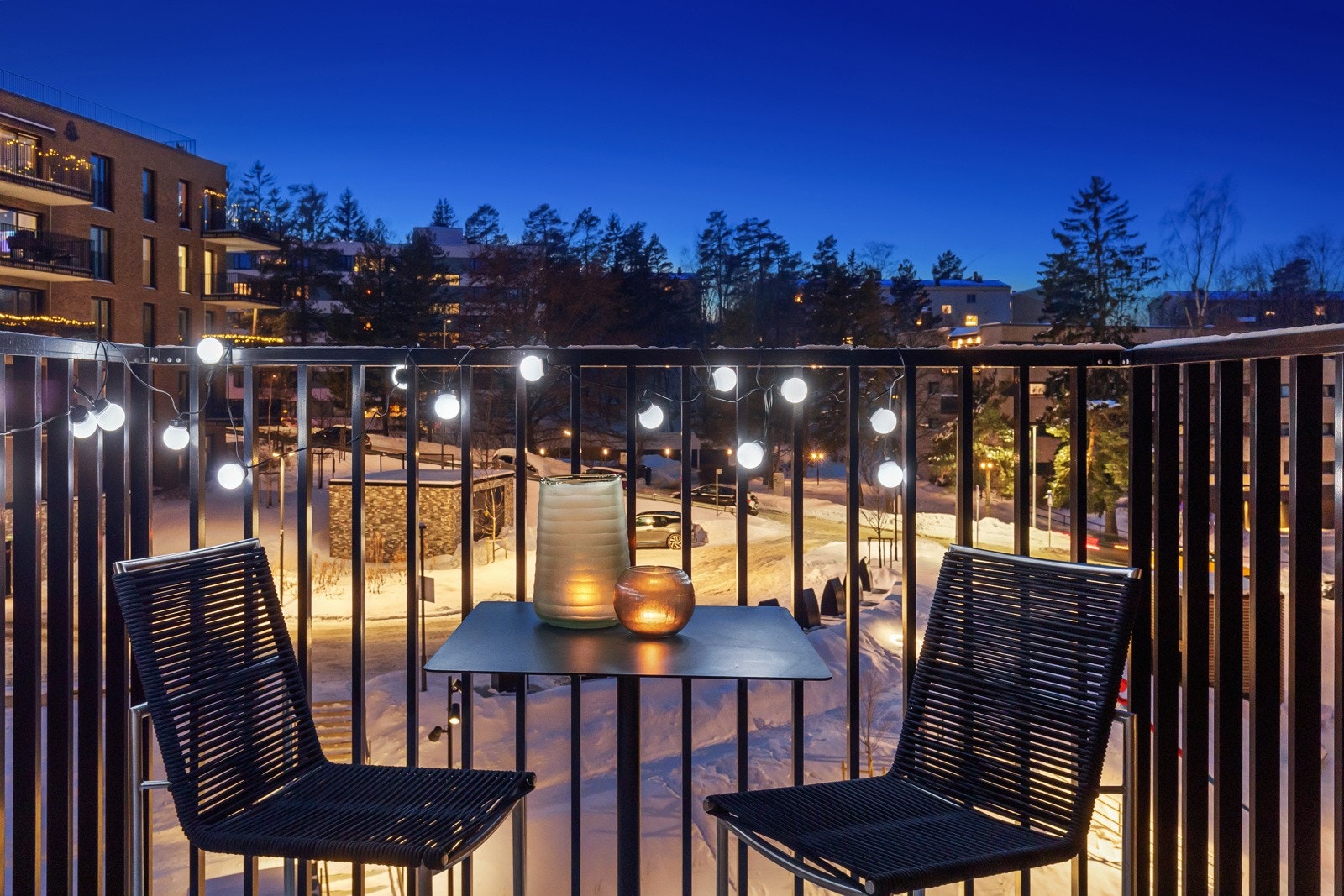 Kveldsbilde fra balkong. Galleribilde