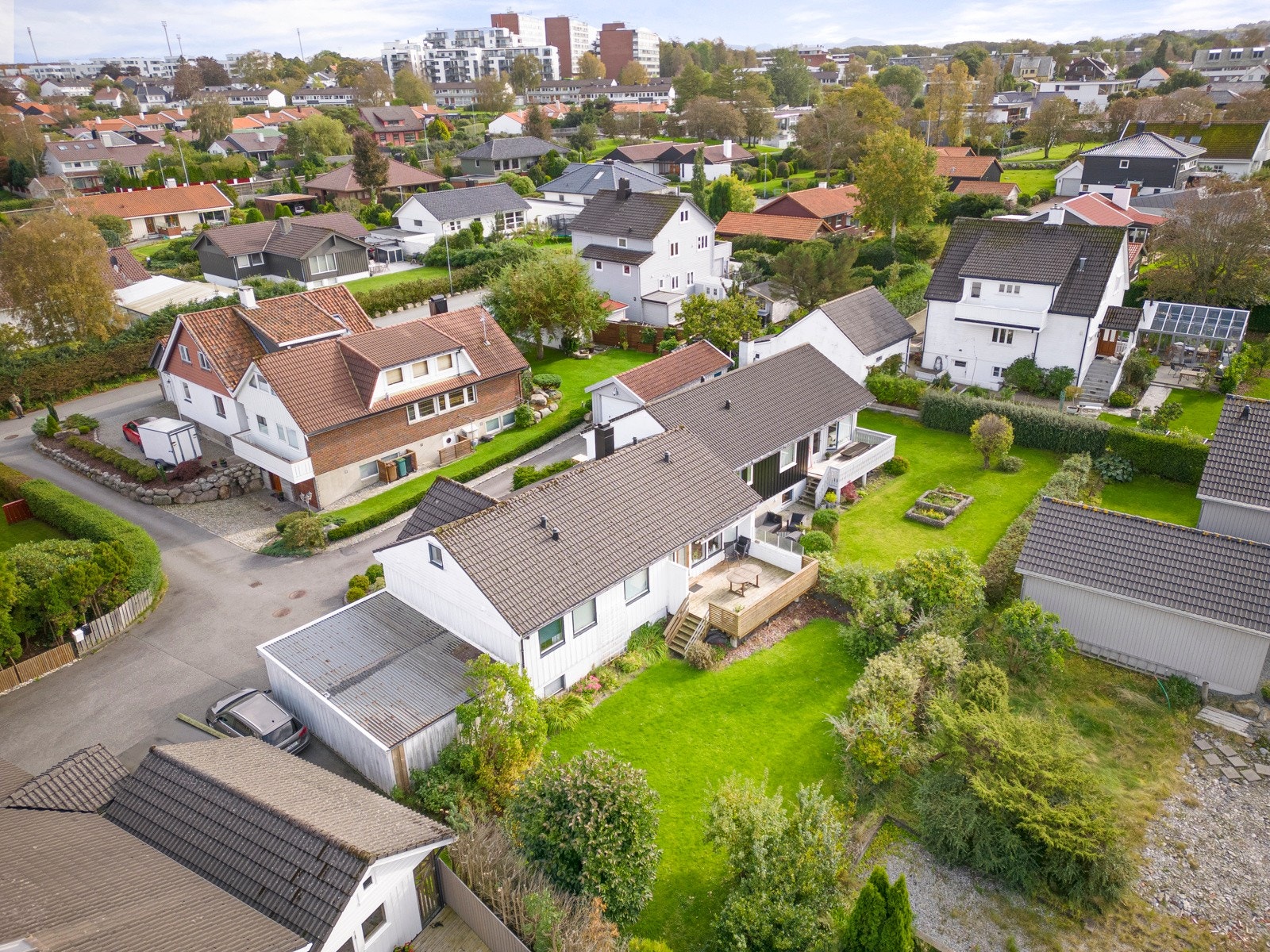 En kjekk eiendom med nydelig uteområde Galleribilde