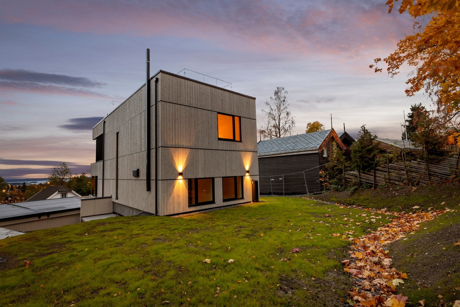 Bygget har et moderne design, høy standard og meget god bokomfort. Galleribilde