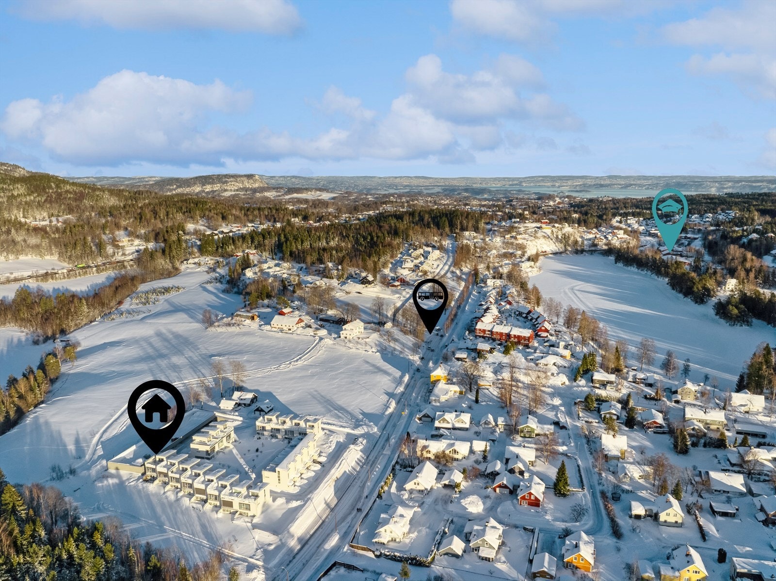 Her bor man i rolige og trygge omgivelser med kun 2 min gange til buss, gangvei til Vardåsen skole, matbutikk og aktivitetstilbud hele året. Galleribilde