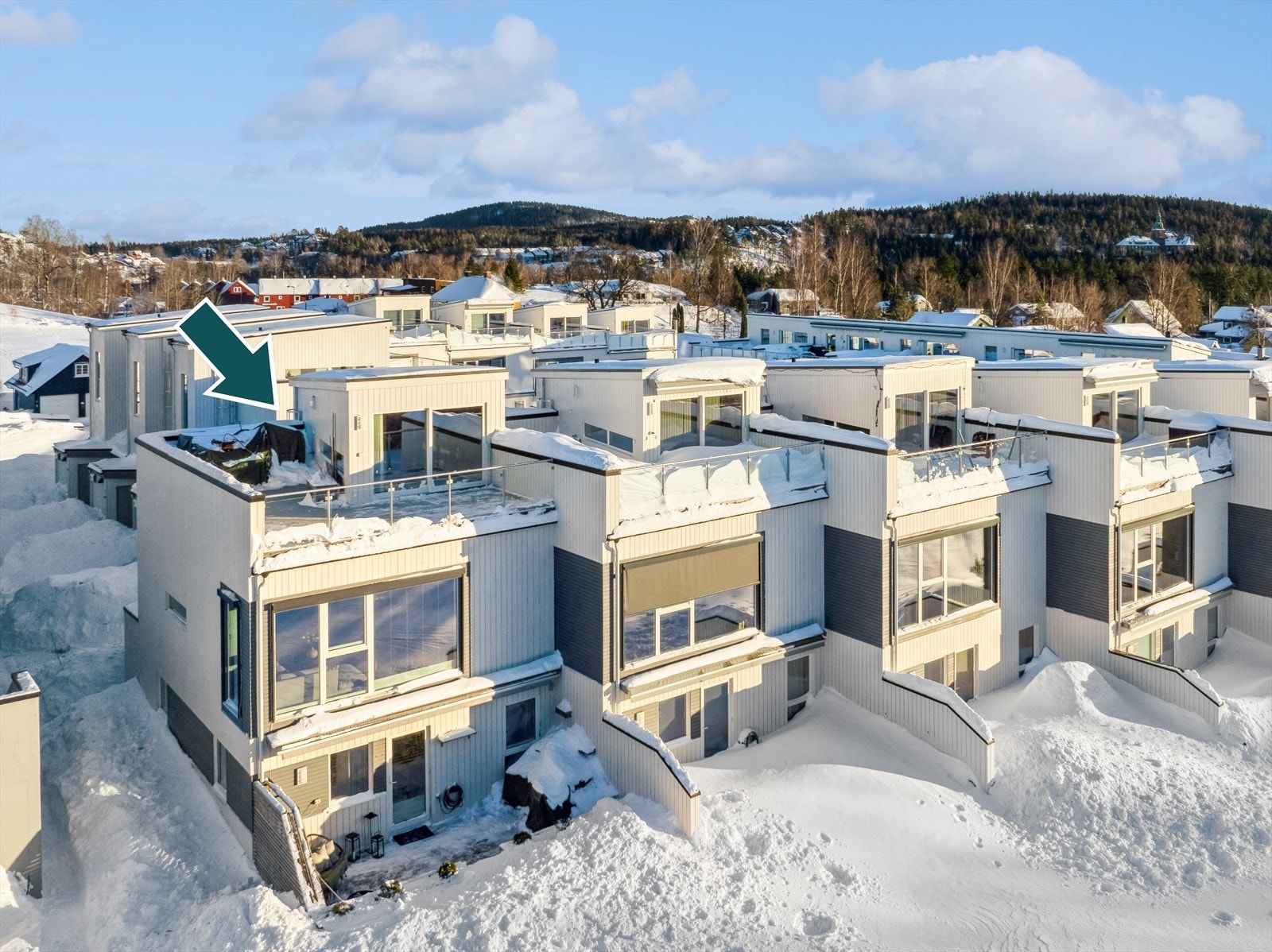 Enderekkehuset ligger idyllisk og solrikt til på Engelsrud - eldorado for barnefamilier! Galleribilde