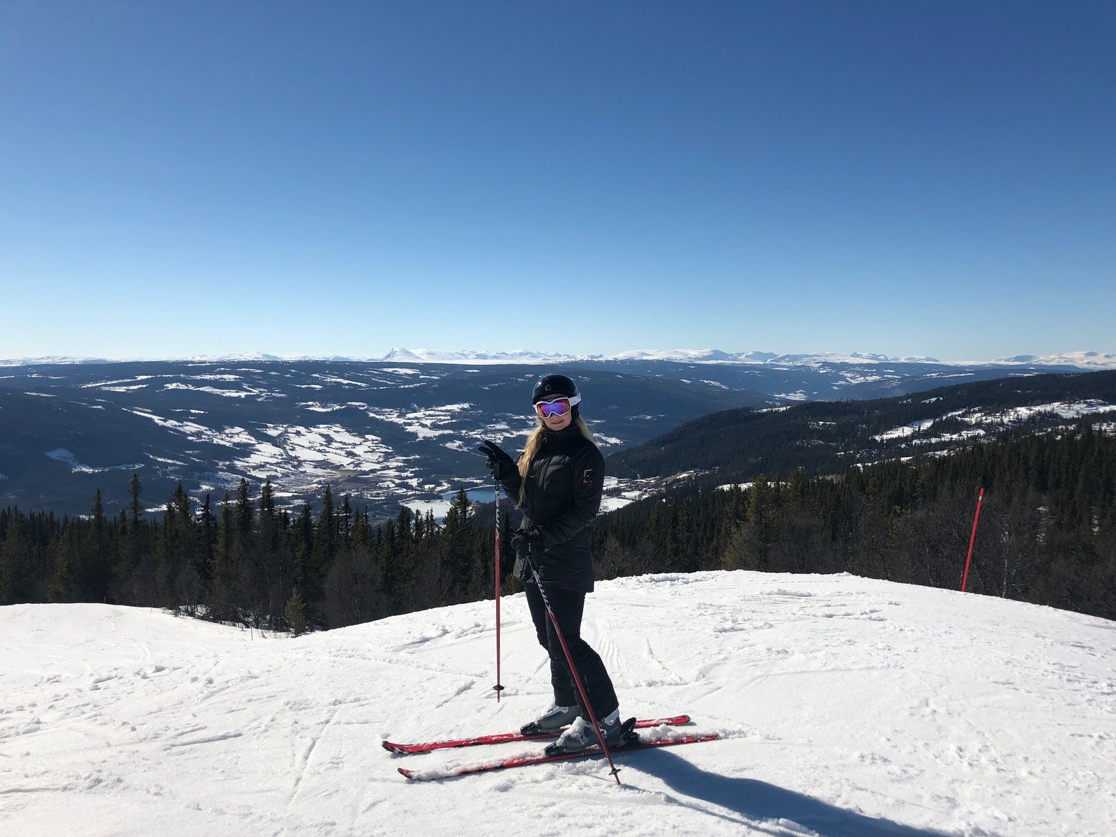 Bilder fra Valdres Alpinsenter - det er ski inn/ut fra hytta/tomta Galleribilde