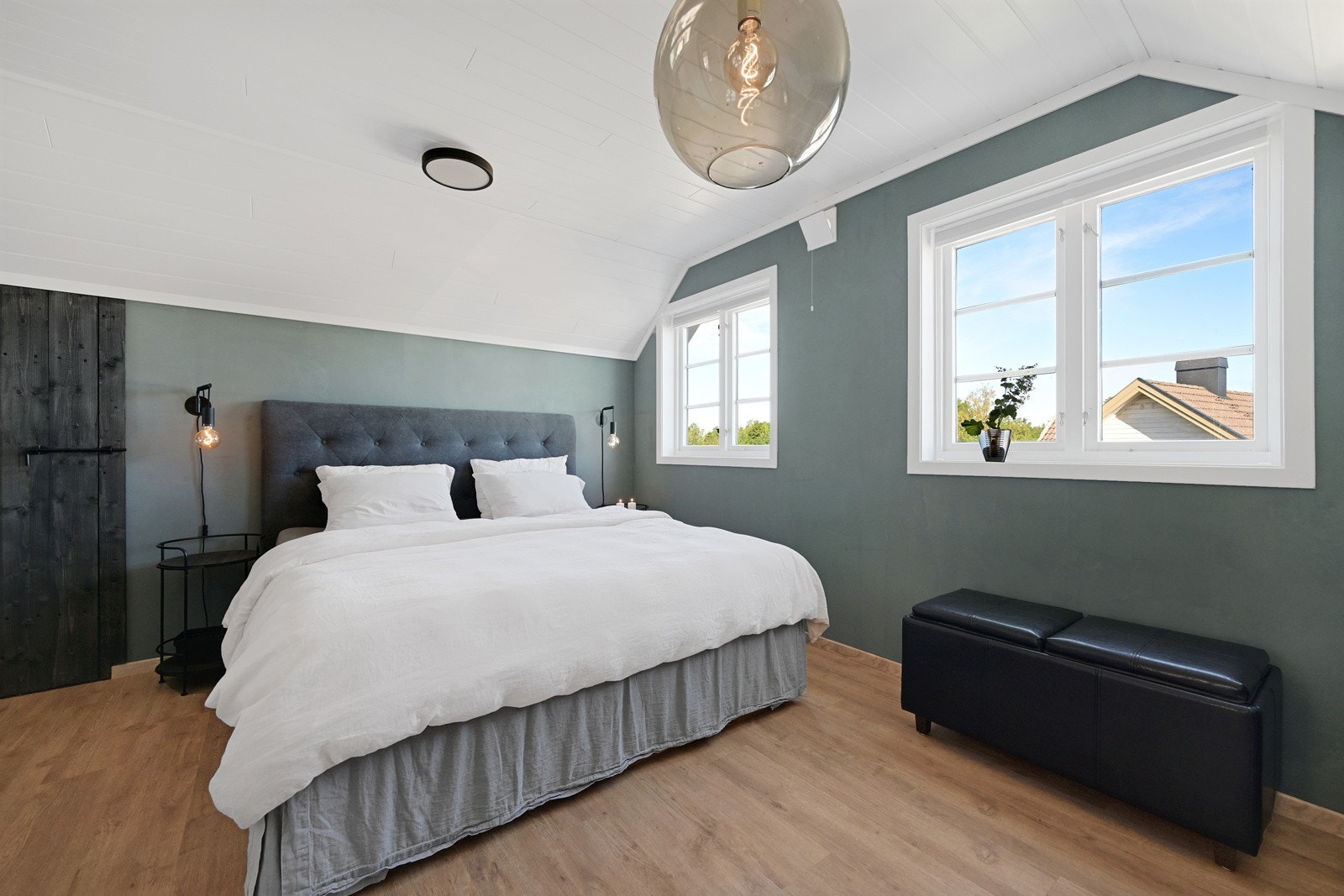 Nyoppusset soverom - kan enkelt omgjøres til 2 soverom igjen dersom man trenger flere Galleribilde