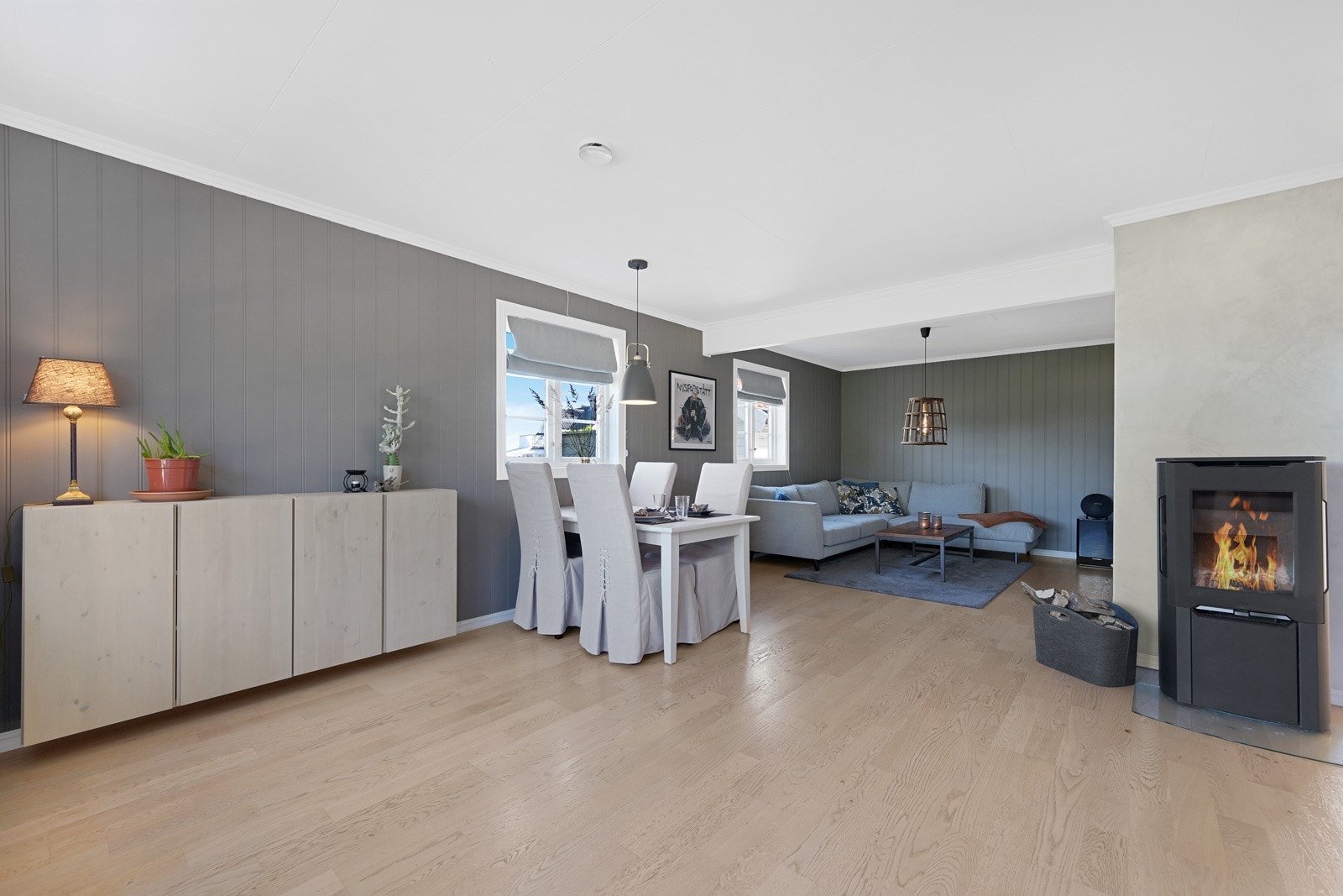 Romslig og oppusset vinkelstue Galleribilde