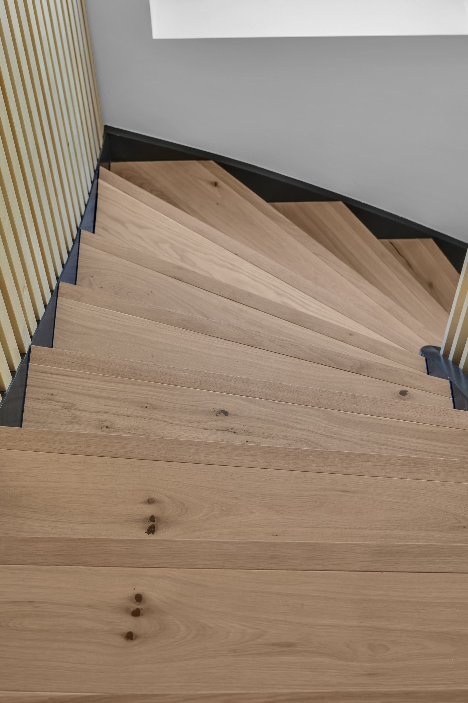 Flott trapp med Eik Galleribilde