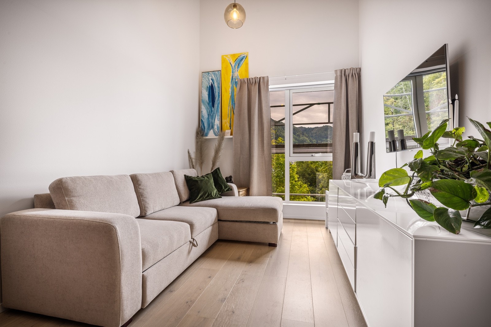 Det er tilsammen 3 soverom i leiligheten. Galleribilde