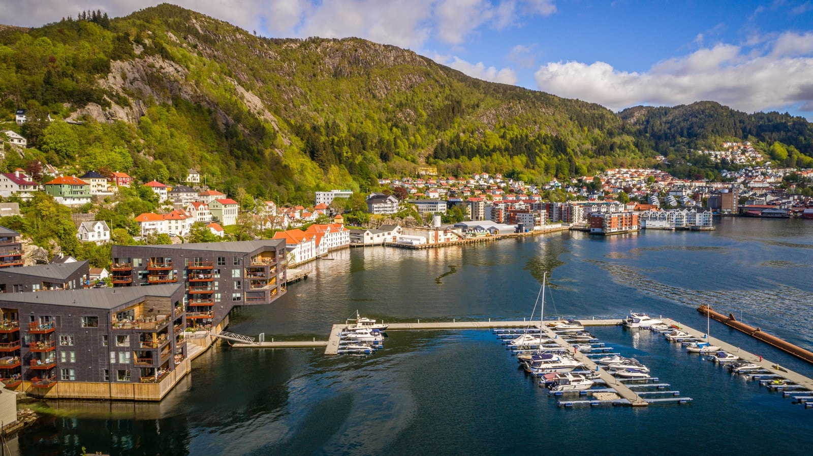 Leiligheten har en sentral og attraktiv beliggenhet i Sandviken. Galleribilde