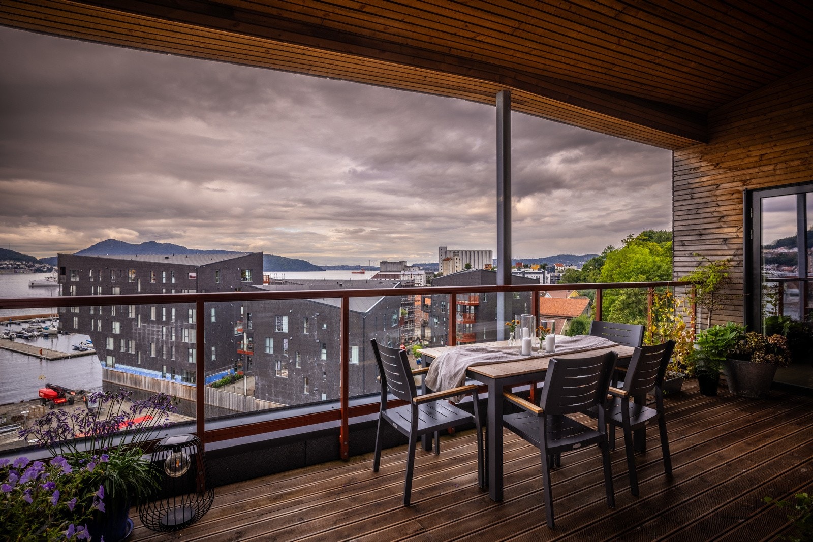 Det er også meget gode solforhold med sol fra ca kl 9-21 midtsommers. Galleribilde