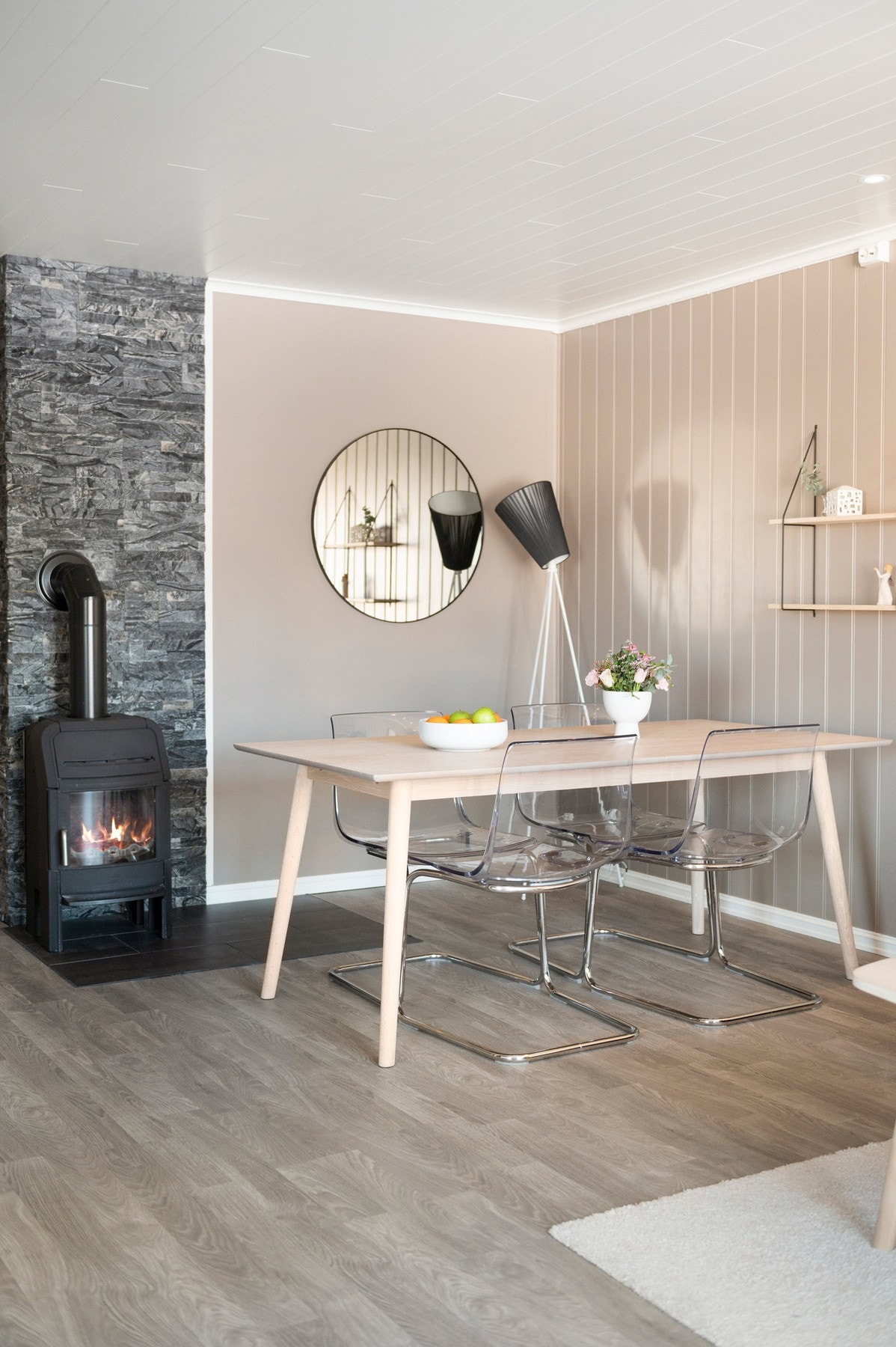 Spisegruppe i stuekroken. Galleribilde