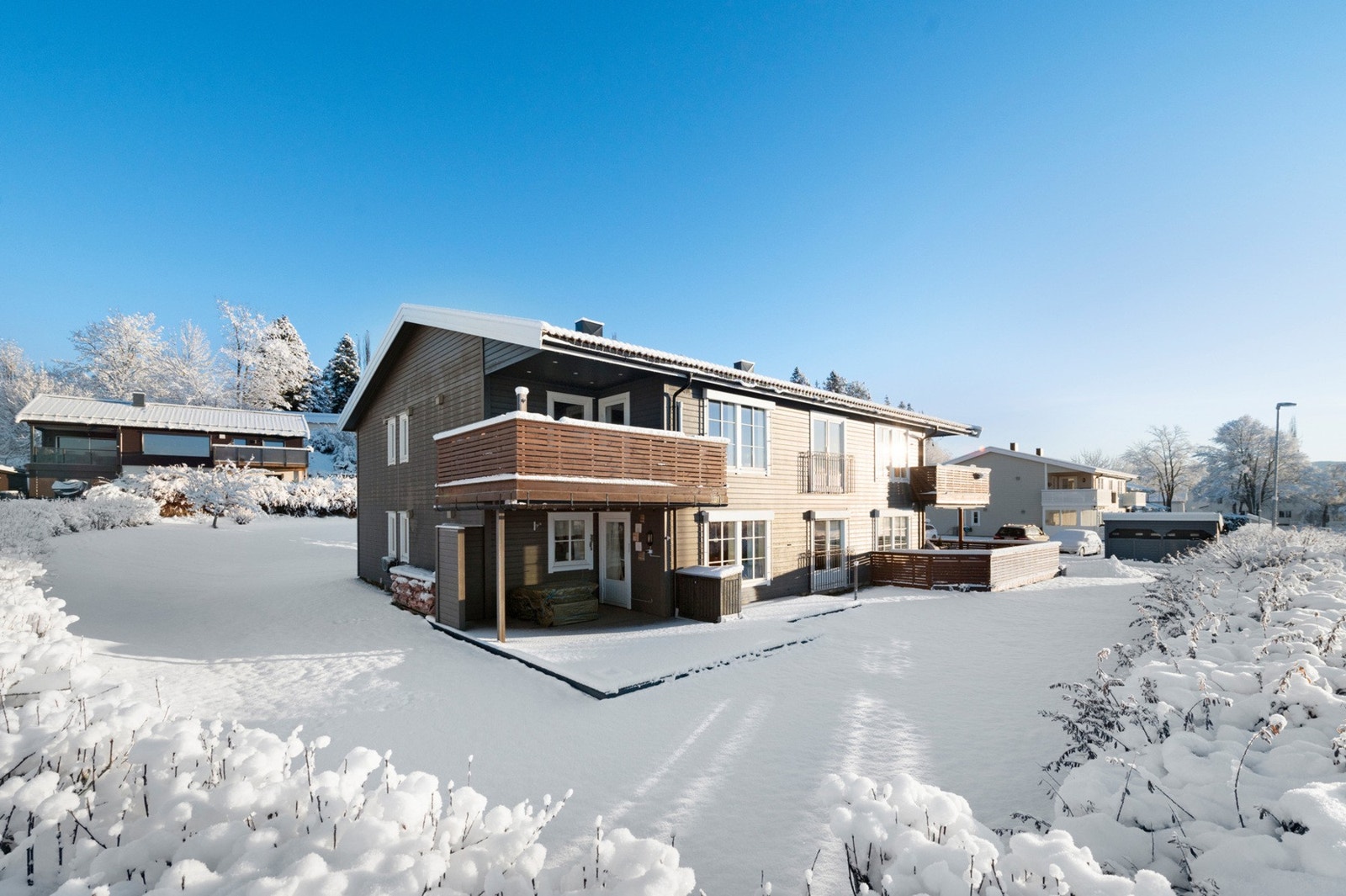 EiendomsMegler 1 ved Oliver Almli Reinås presenterer: Remyrvegen 55. Galleribilde