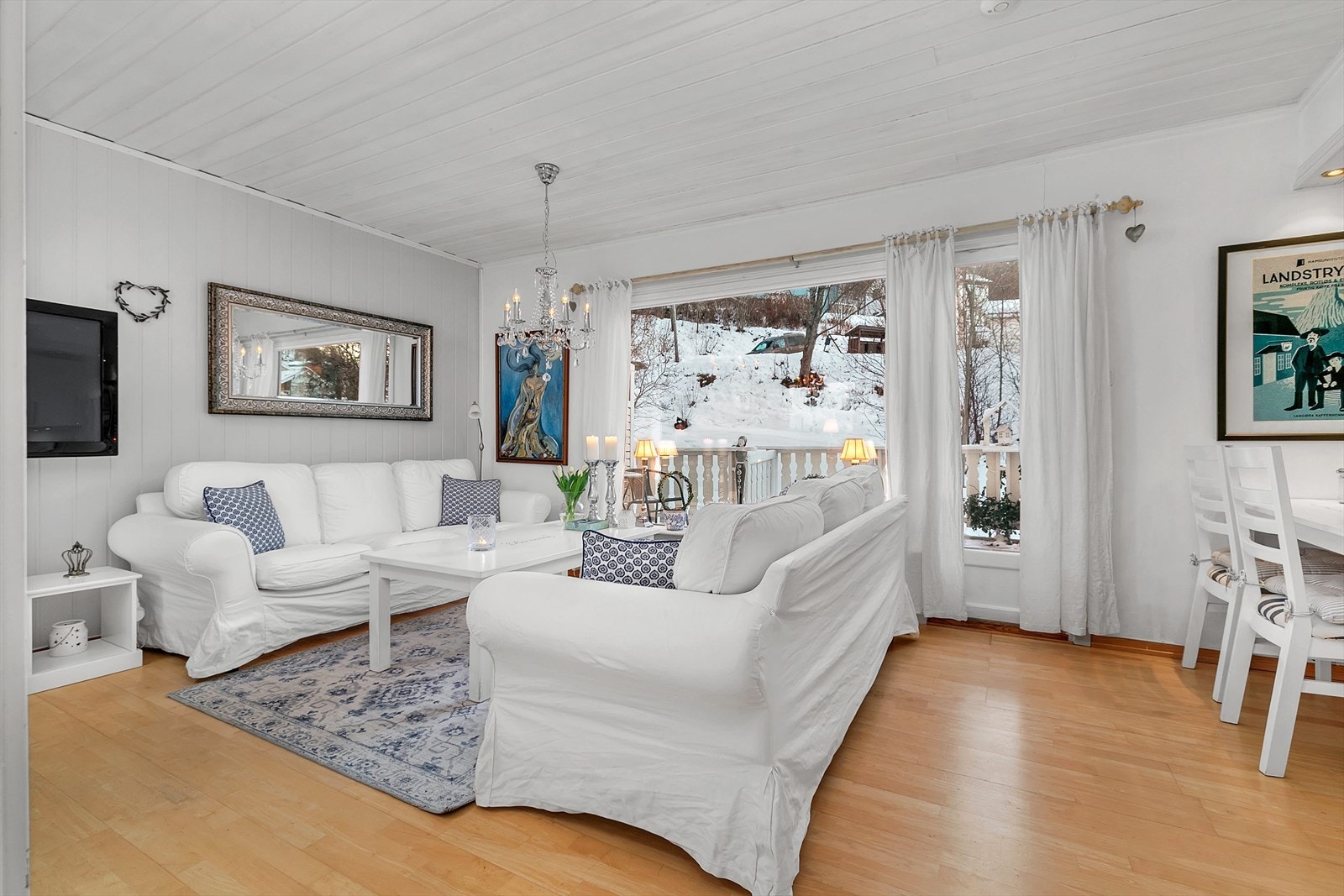 Utgang til terrasse fra stue Galleribilde