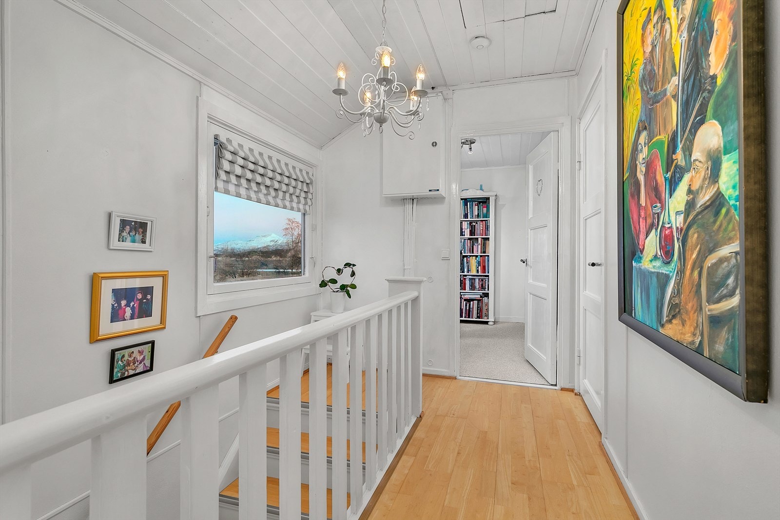 Gang i 2. etasje Galleribilde