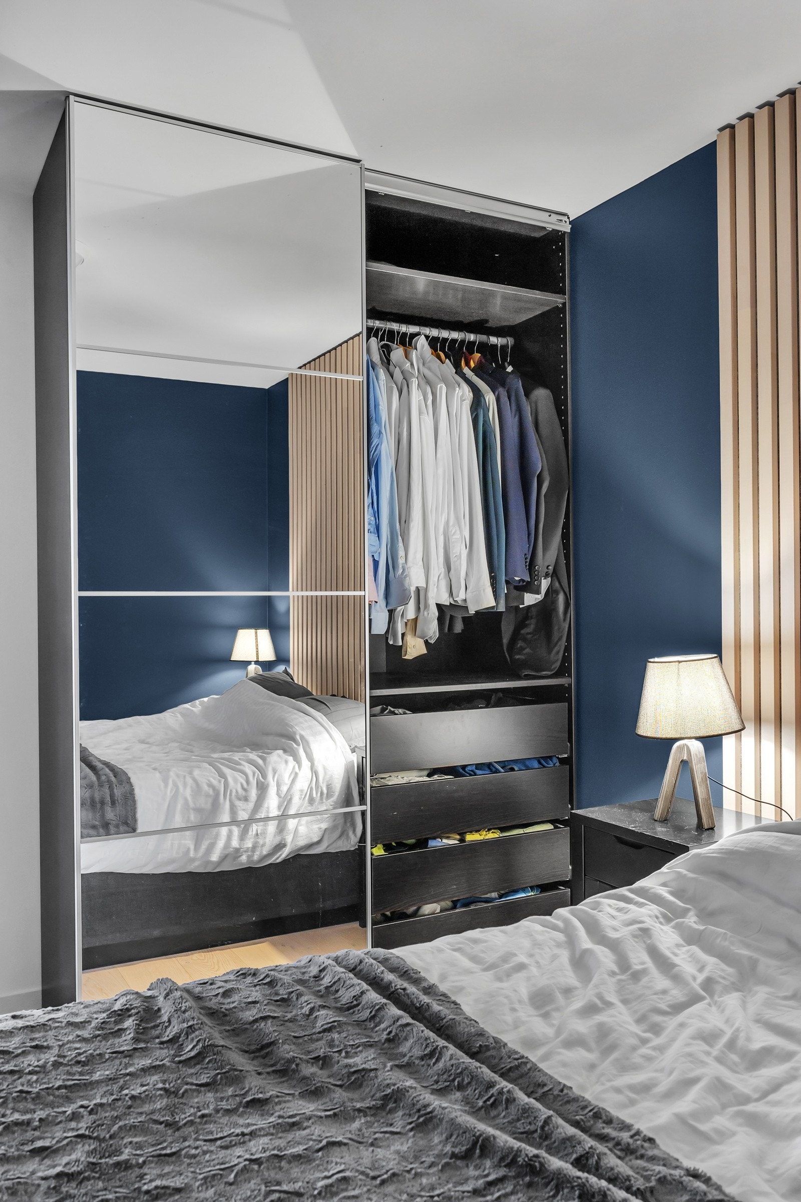 Her finner du plass til både dobbeltseng og garderobe Galleribilde