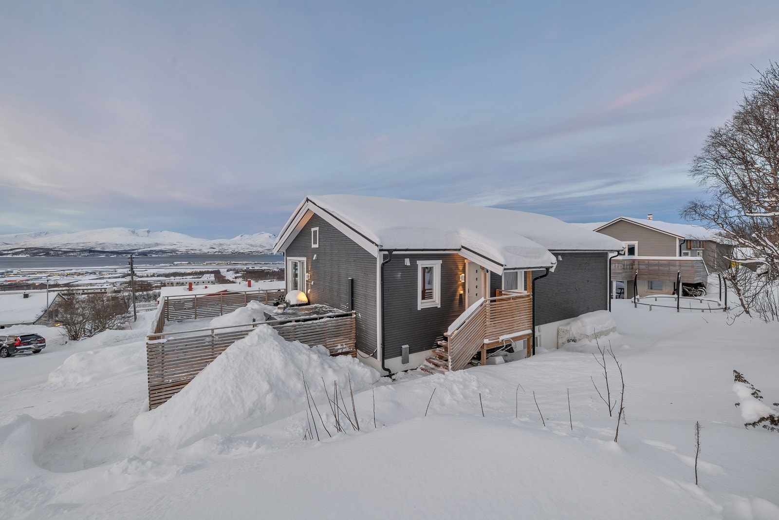 Inngangspartiet er på baksiden av bygget Galleribilde