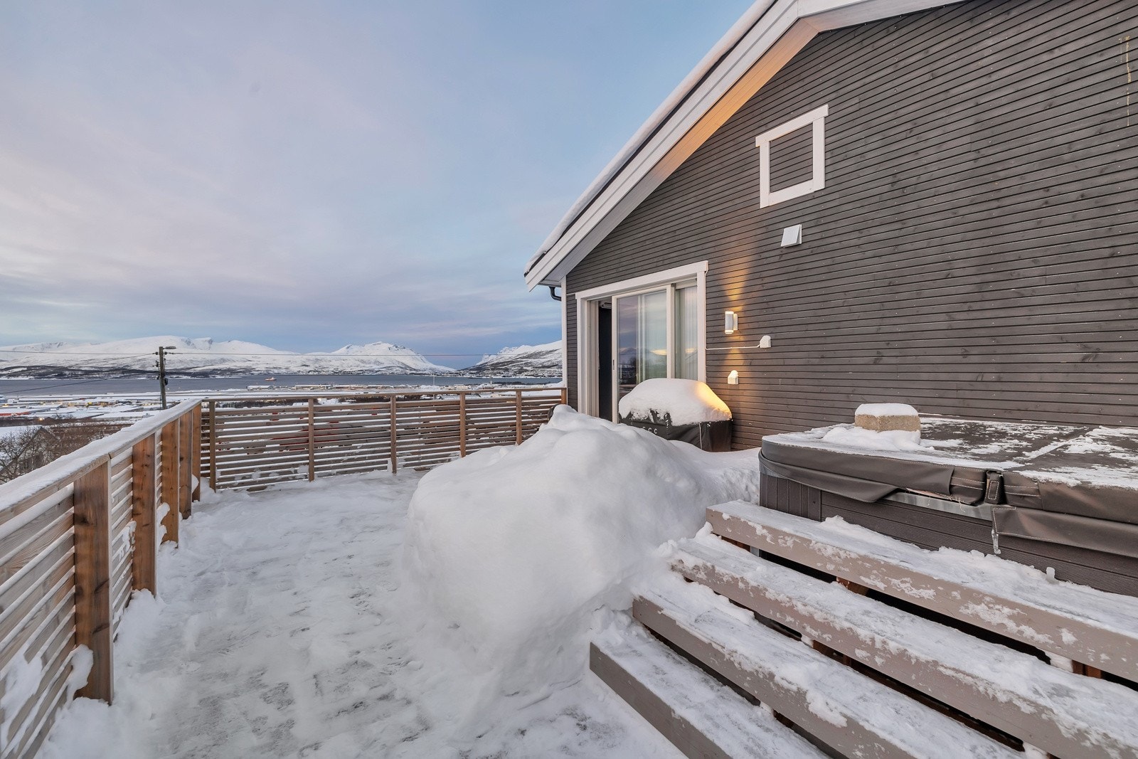 Her finner du rikelig plass til alt du trenger for å nyte late sommerdager! Galleribilde