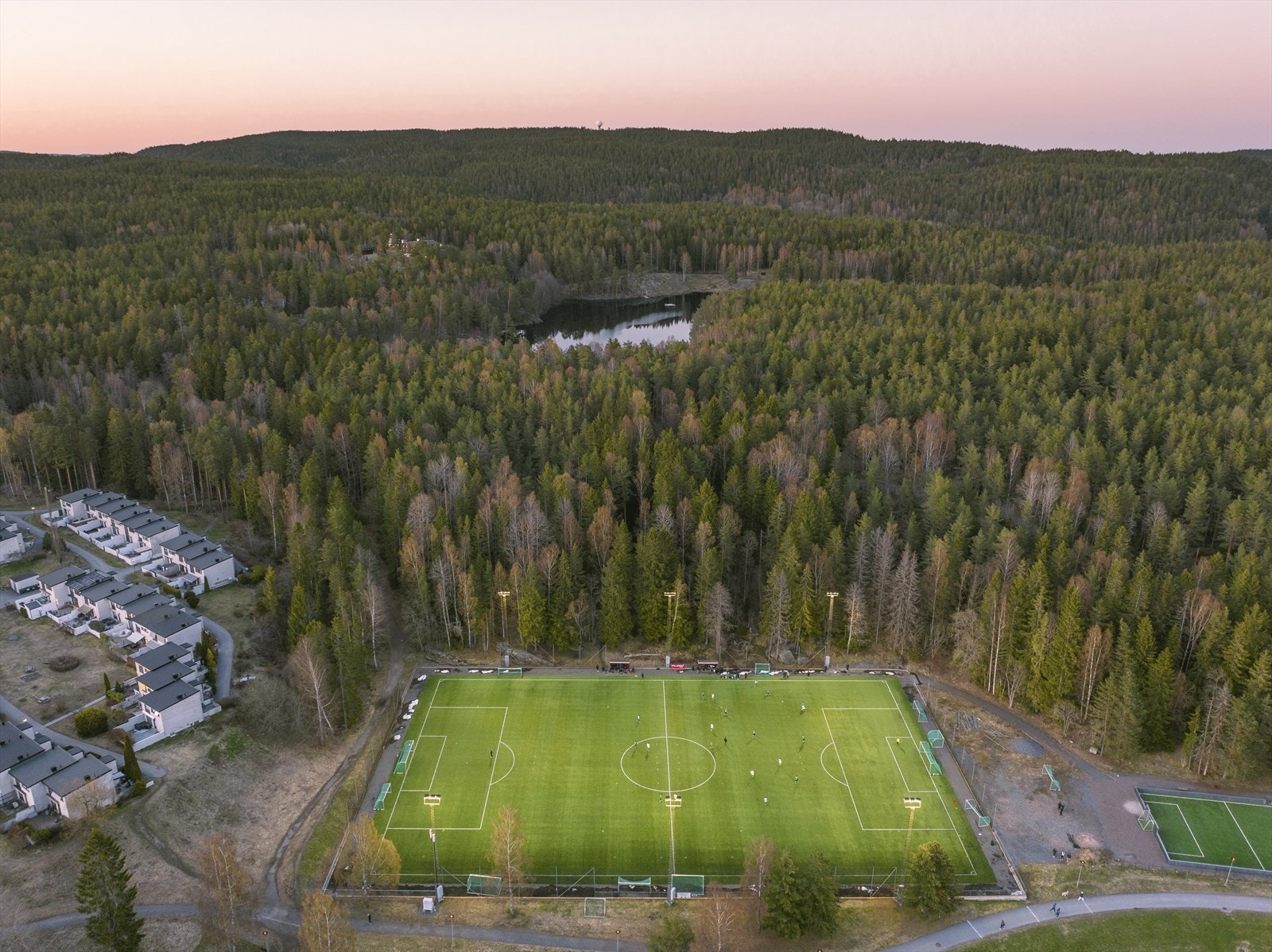 Kunstgressbanen på Haraløkka. Galleribilde