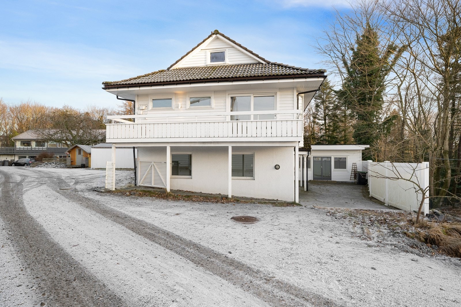 Enebolig fra 1982 på populære Vaulen Galleribilde