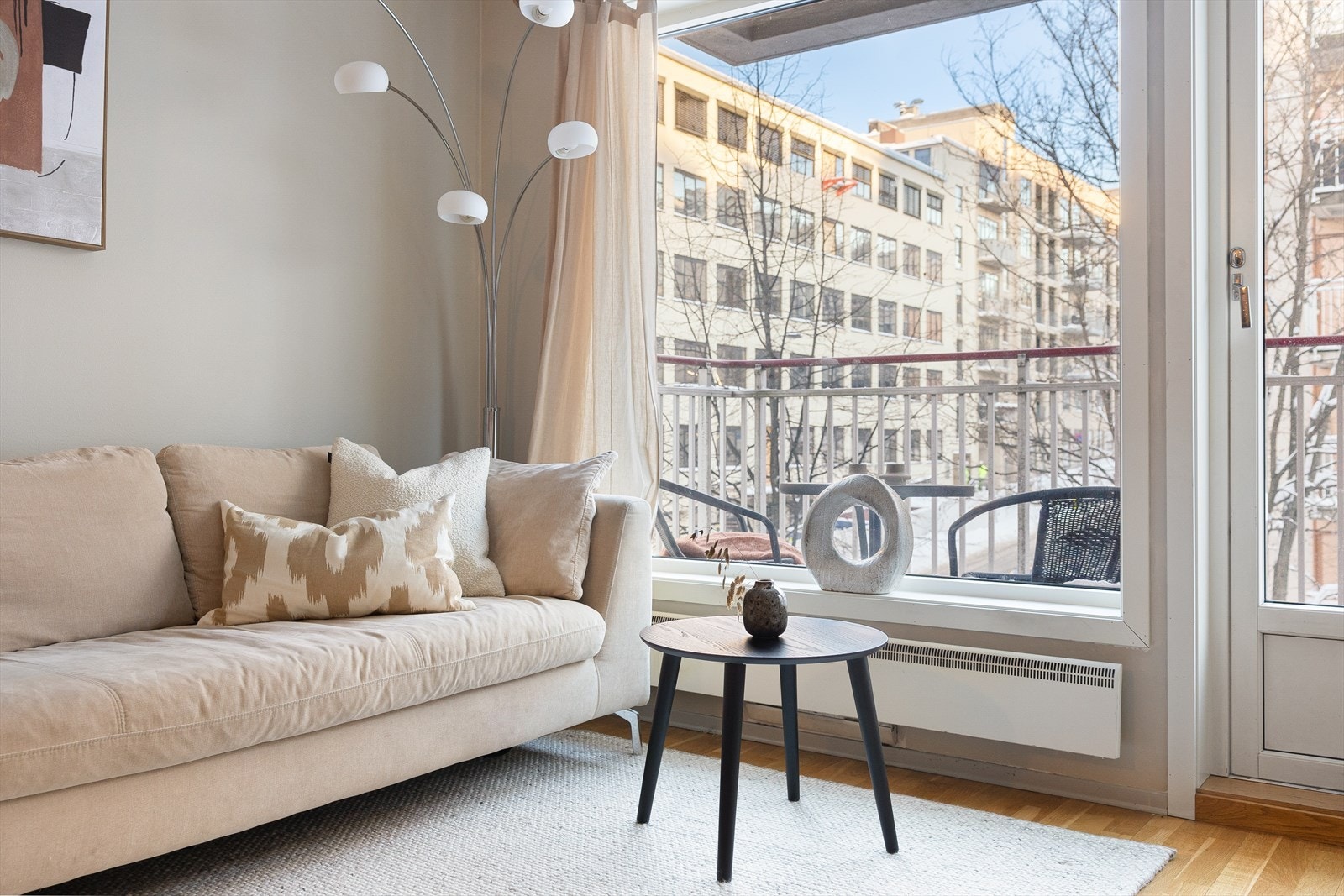 Leiligheten har elektrisk oppvarming, og selger har hatt et årlig forbruk på ca. 6000 kWh i 2023. Energiforbruket vil variere fra husstand til husstand. Galleribilde