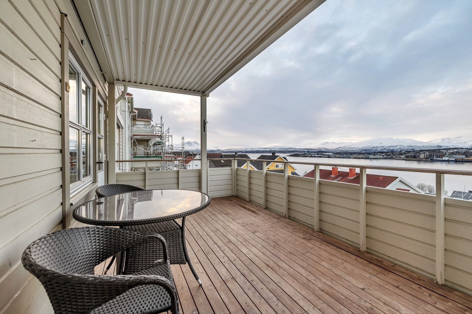 Her nytes lange soldager og sjeldent god utsikt Galleribilde