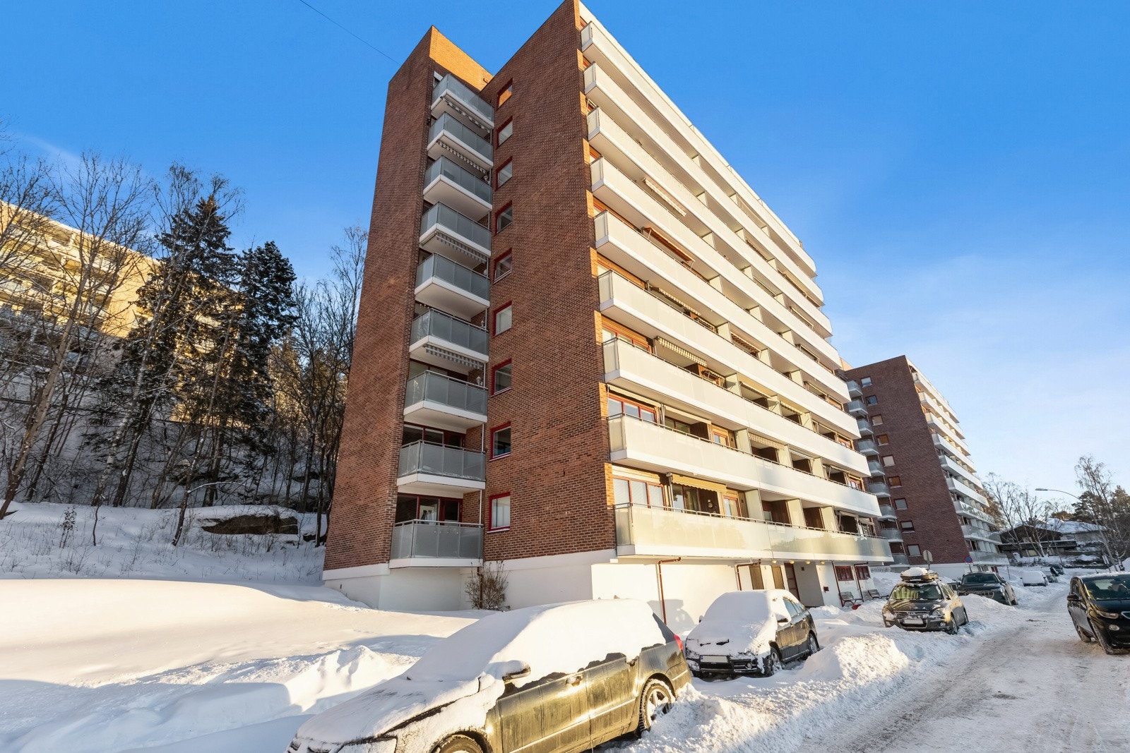 Fasaden i Stallerudveien 91. Det medfølger en loftsbod. Galleribilde
