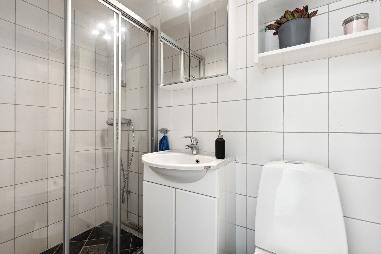 Badet har varmekabler i gulv. Galleribilde
