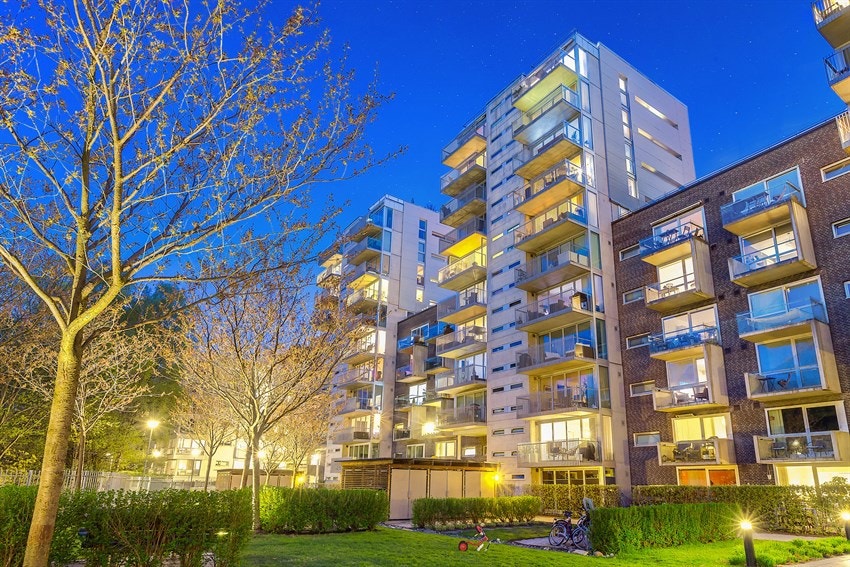 Waldemars Hage ligger langs elvebredden til Akerselva, med umiddelbar nærhet til turområder og parkmessig opparbeidet hage. Galleribilde