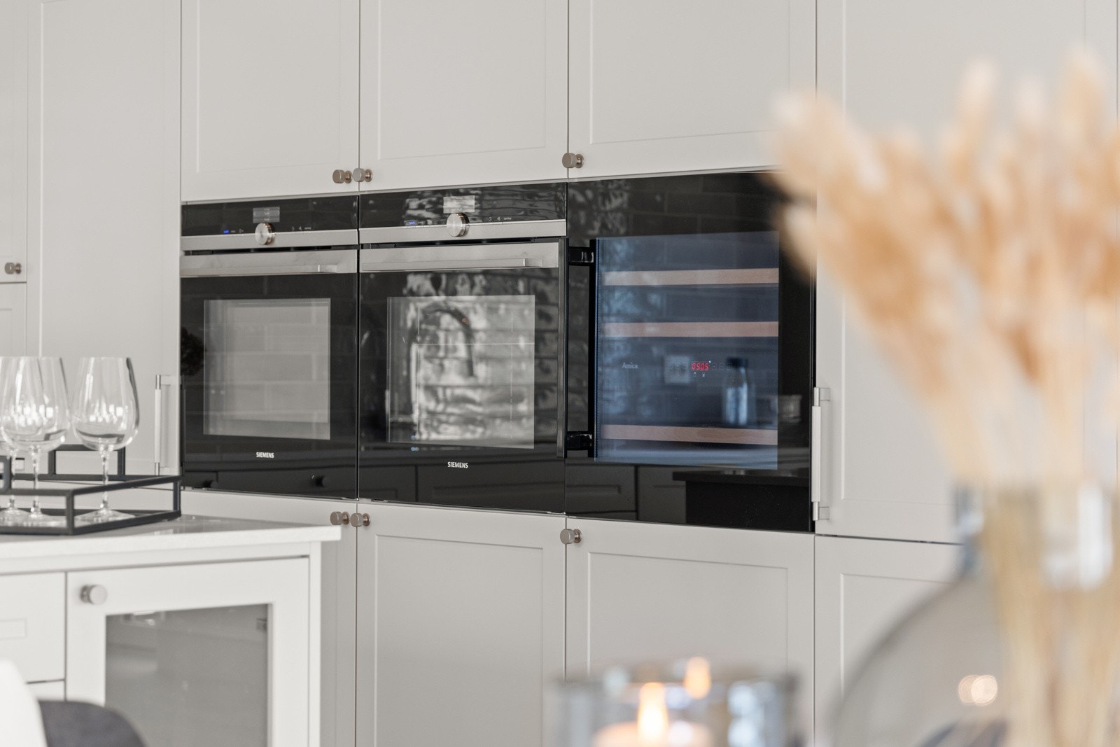 Kvalitetshvitevarer. Her får du både kombiovn og stekeovn. Galleribilde