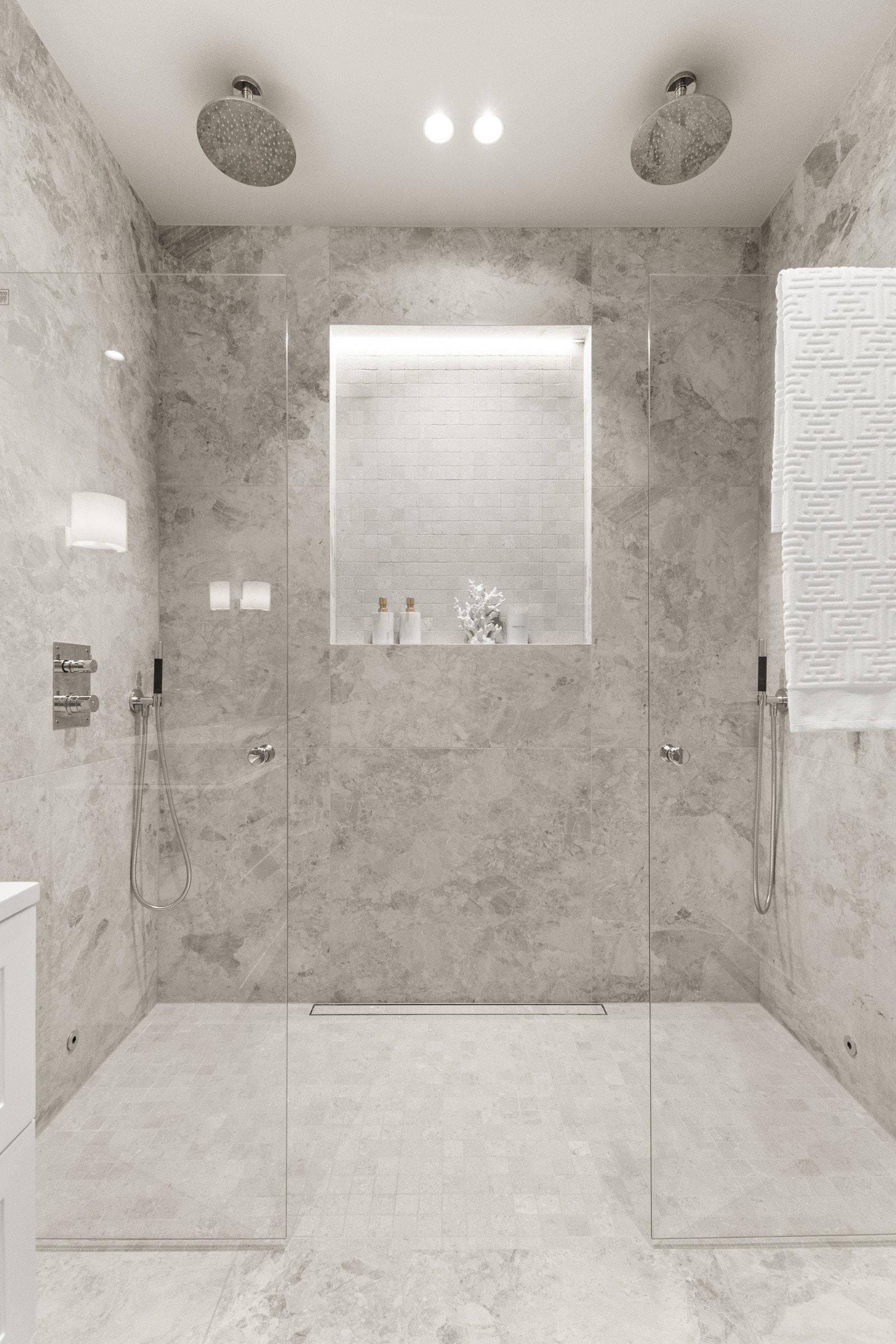 Stor dobbeldusj med både regnfalls- og håndholdt dusj. Galleribilde