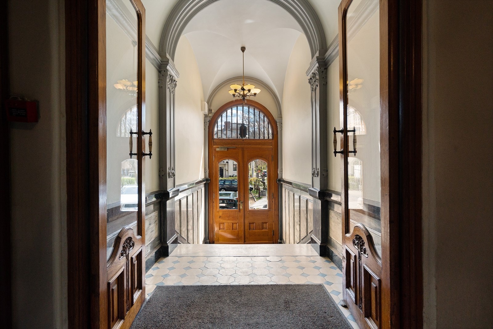 Vakkert inngangsparti Galleribilde