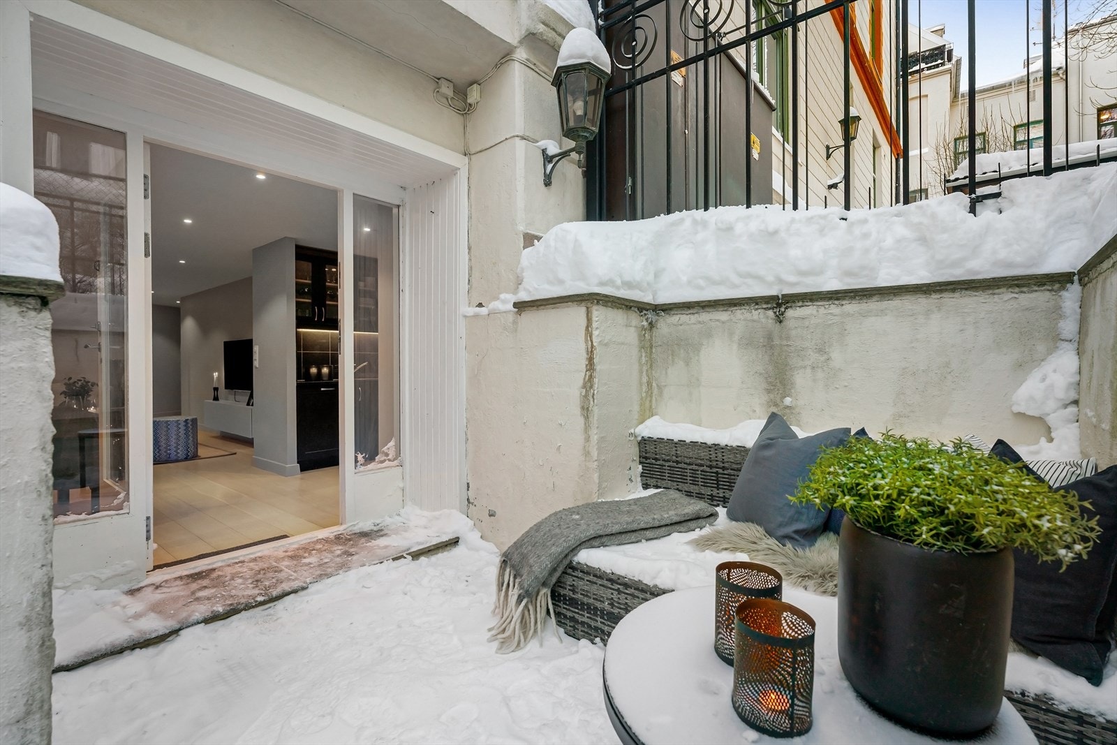 Idyllisk og hyggelig privat uteplass på ca. 8 m2 Galleribilde