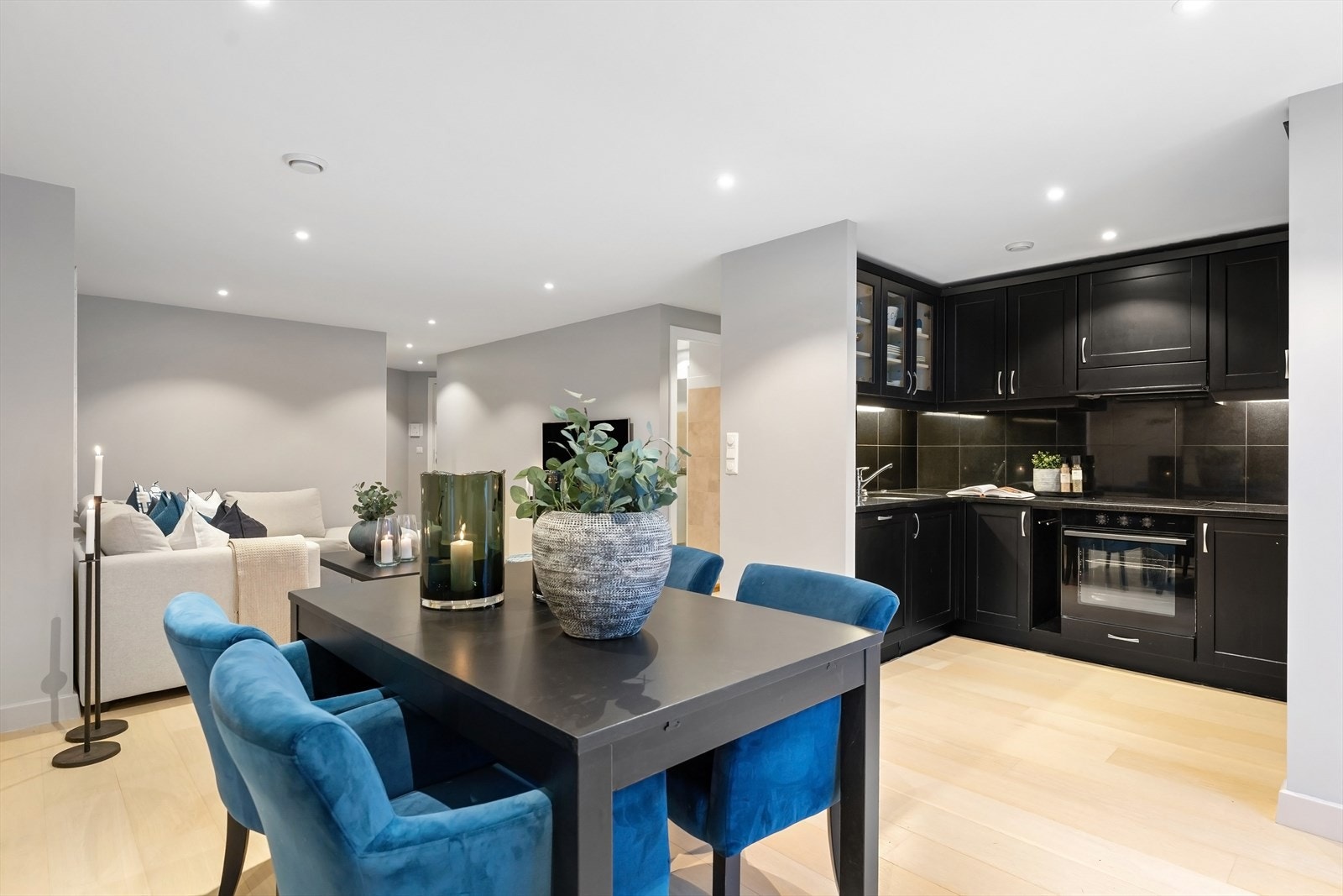 Planløsningen er praktisk og leiligheten oppleves som svært innholdsrik Galleribilde