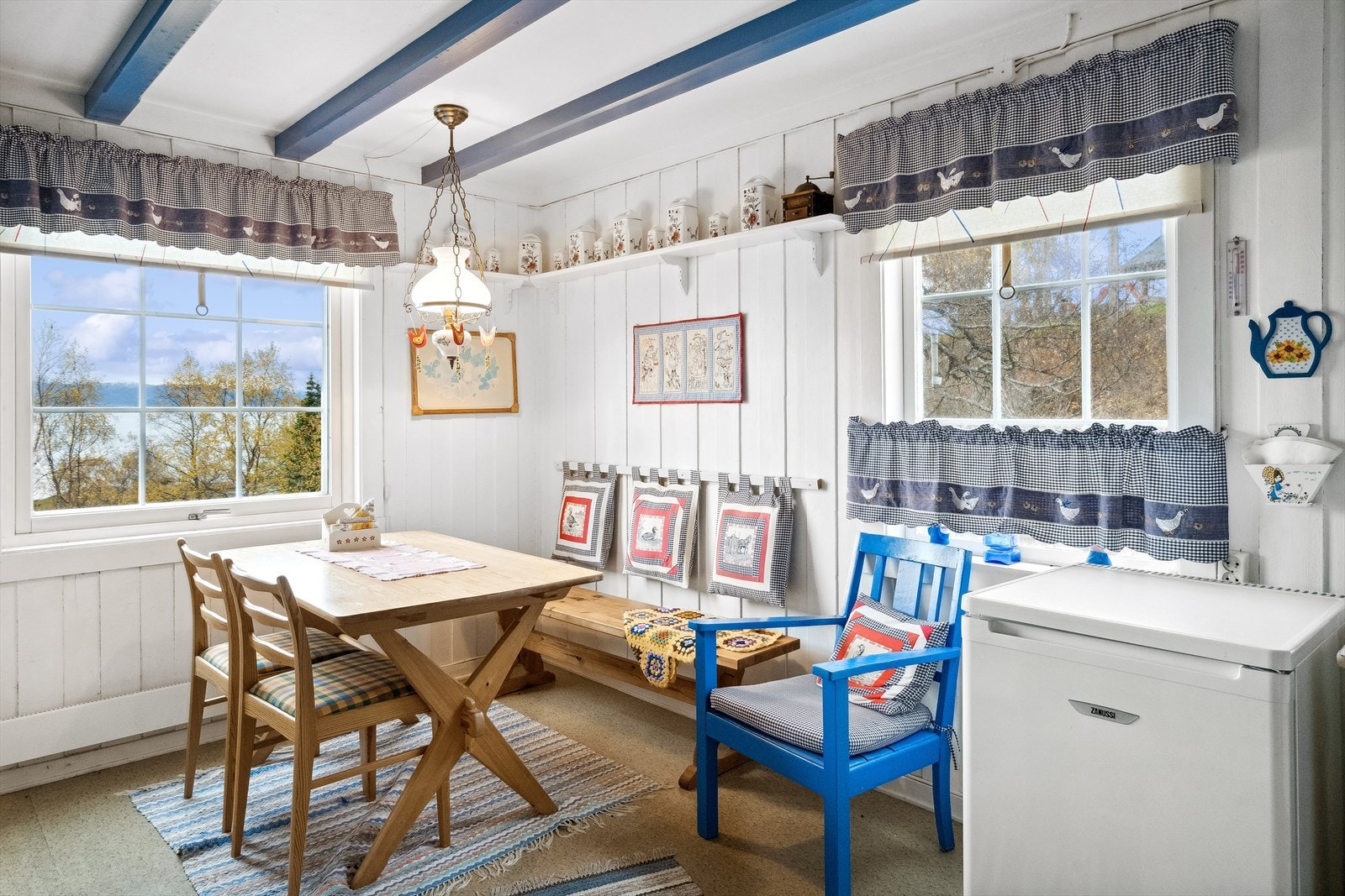 God plass for en hyggelig spisegruppe Galleribilde