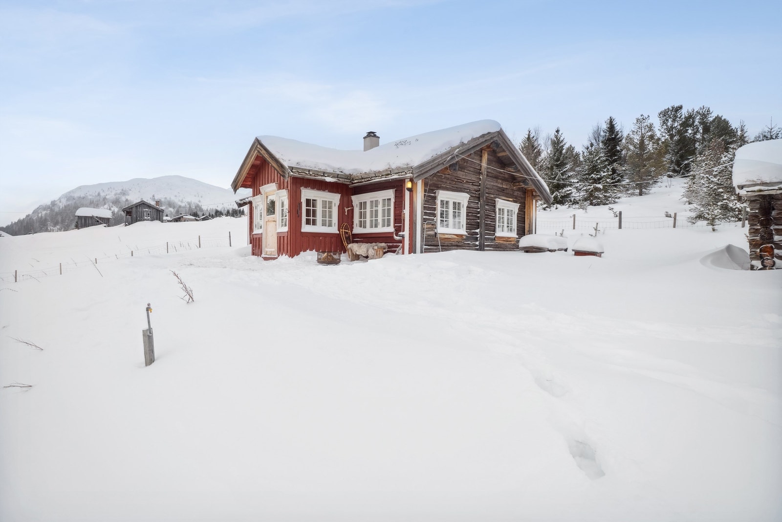 Eiendommen ligger flott og landlig til ca. 5 km unna Alvdal sentrum. Galleribilde